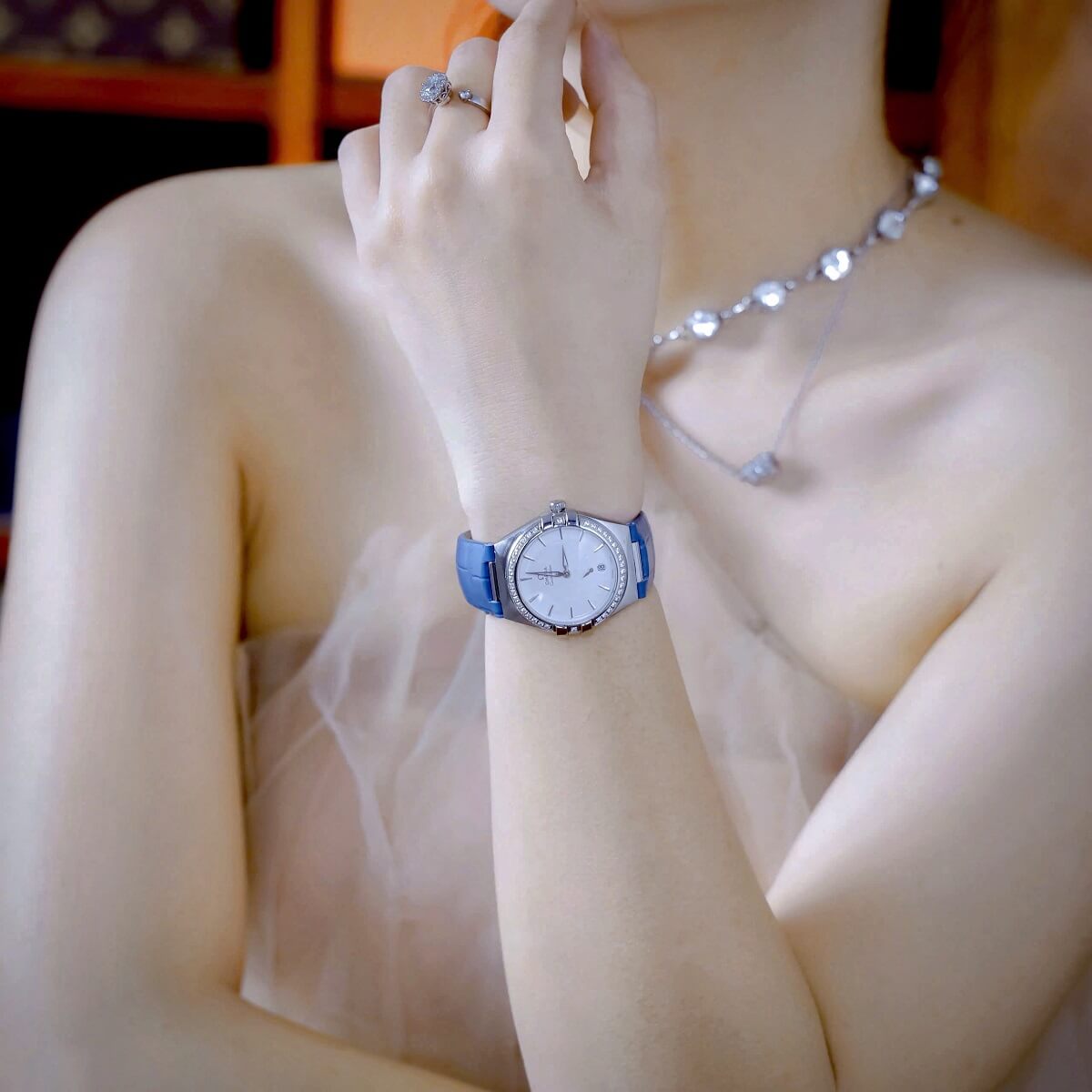 Đồng Hồ Nữ Omega Constellation Dây Da Xanh Kính Sapphire Vỏ Silver Size 34mm