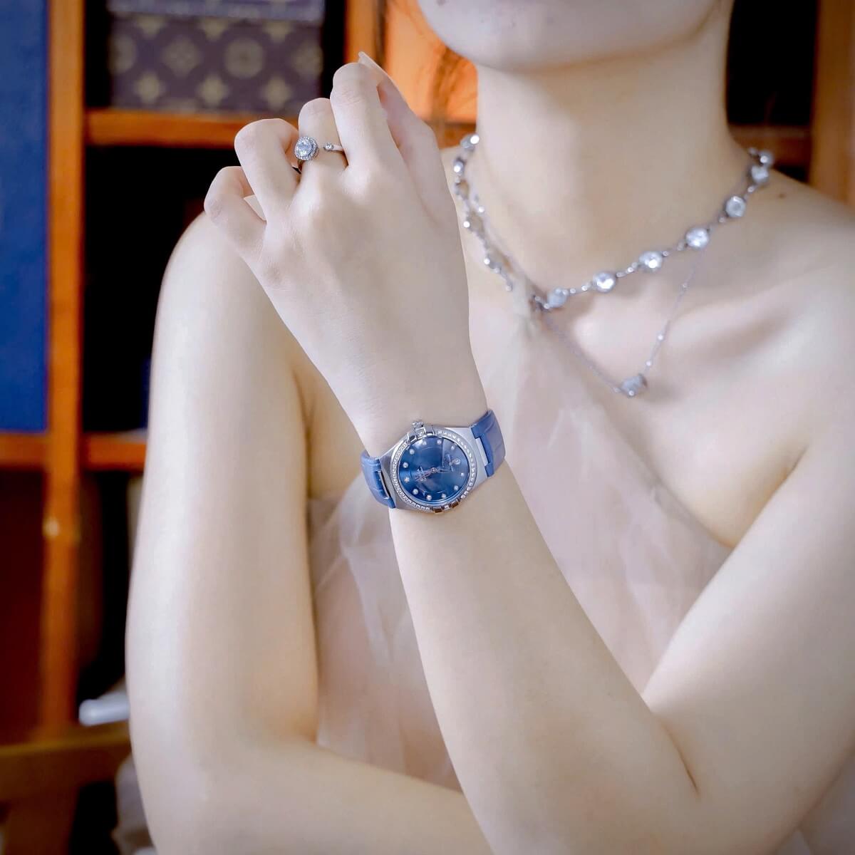 Đồng Hồ Nữ Omega Constellation Dây Da Xanh Kính Sapphire Vỏ Silver Size 34mm