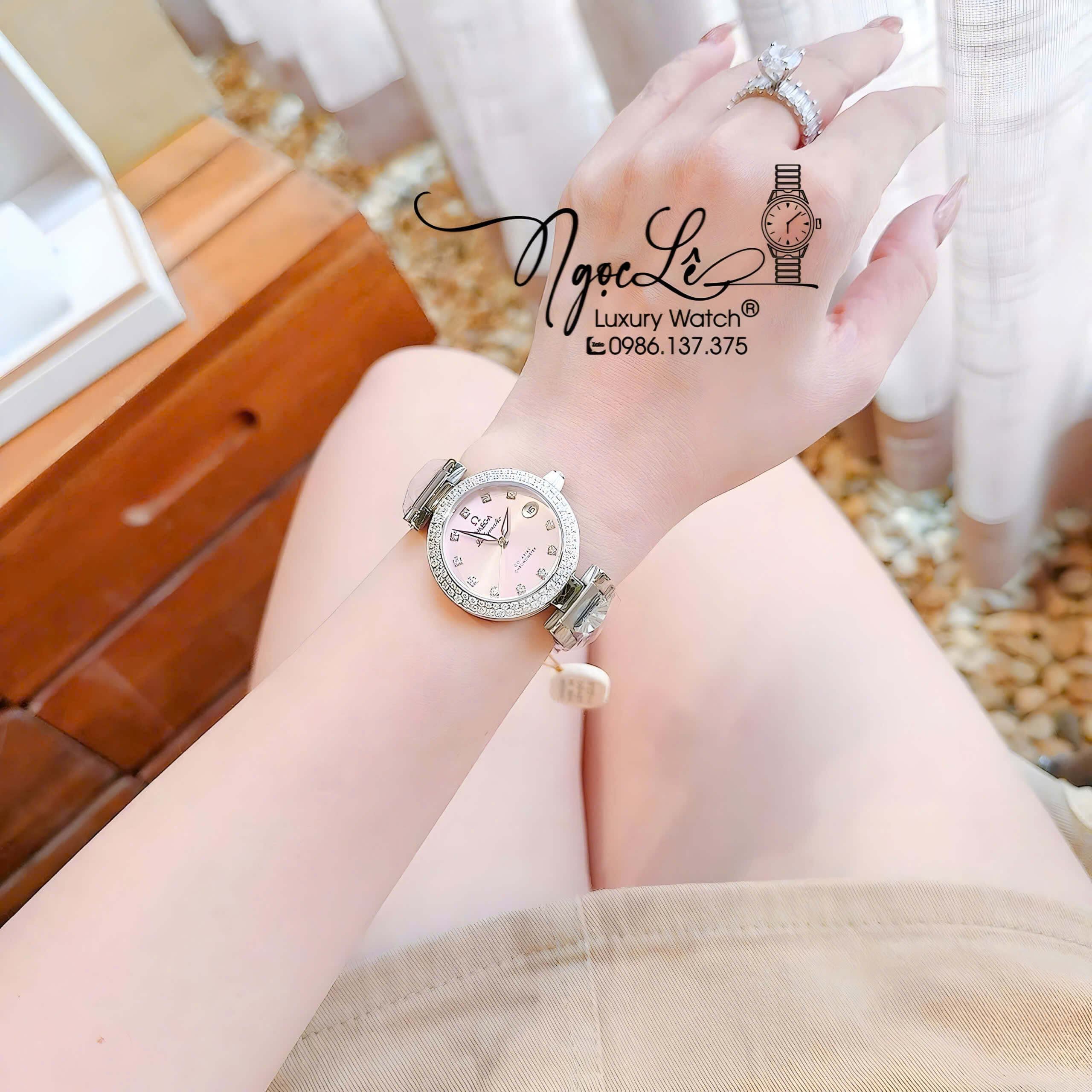 Đồng Hồ Nữ Omega De Ville Dây Kim Loại Silver Mặt Hồng Phấn Đính Đá Size 34mm