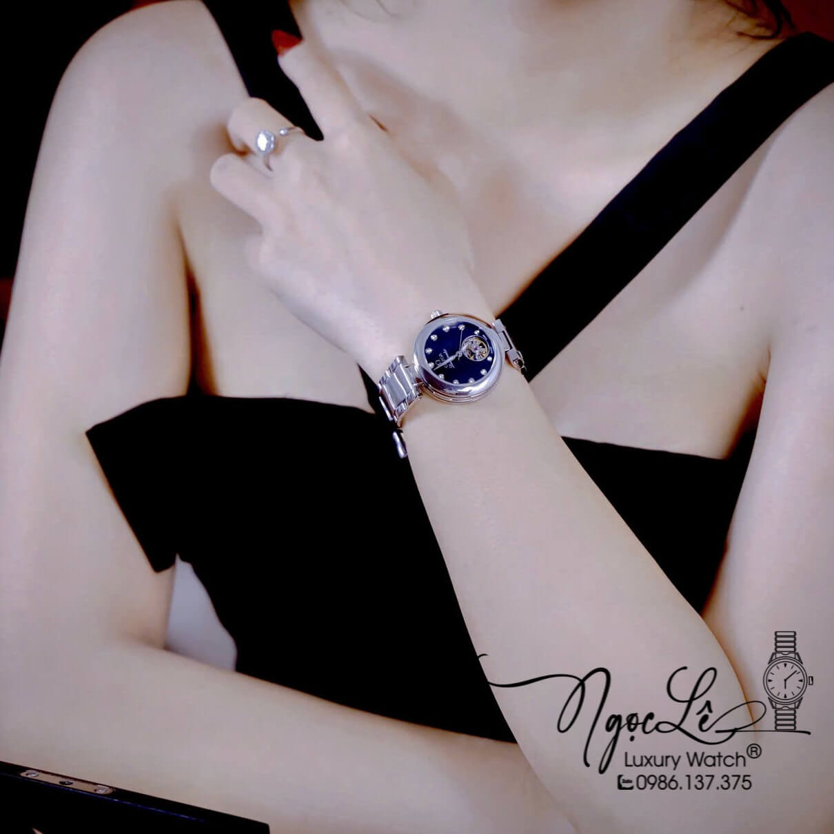 Đồng Hồ Nữ Omega Ladymatic Dây Kim Loại Màu Bạc Mặt Đen Xà Cừ Size 34mm (Automatic)