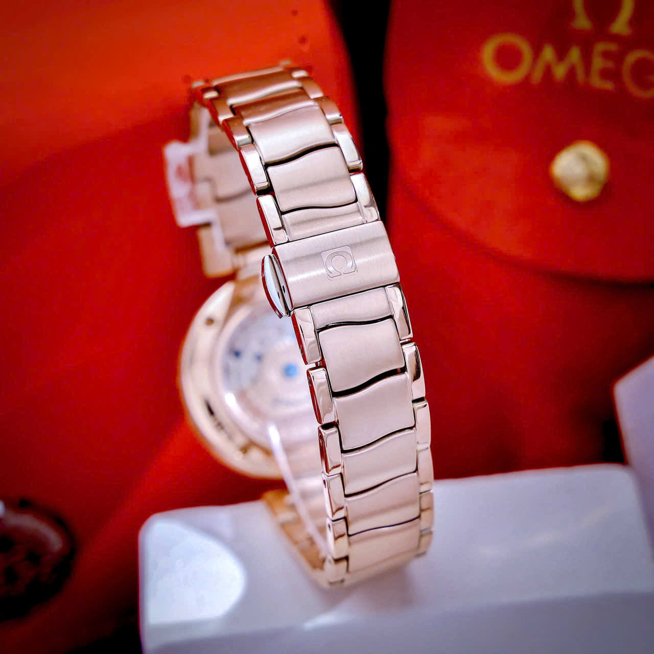 Đồng Hồ Nữ Omega Ladymatic Dây Kim Loại Rose Gold Mặt Trắng Xà Cừ Size 34mm (Automatic)
