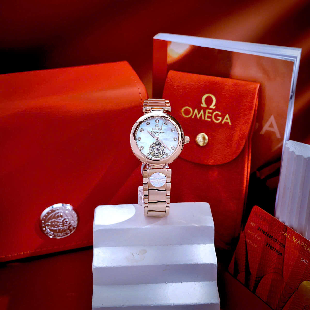 Đồng Hồ Nữ Omega Ladymatic Dây Kim Loại Rose Gold Mặt Trắng Xà Cừ Size 34mm (Automatic)