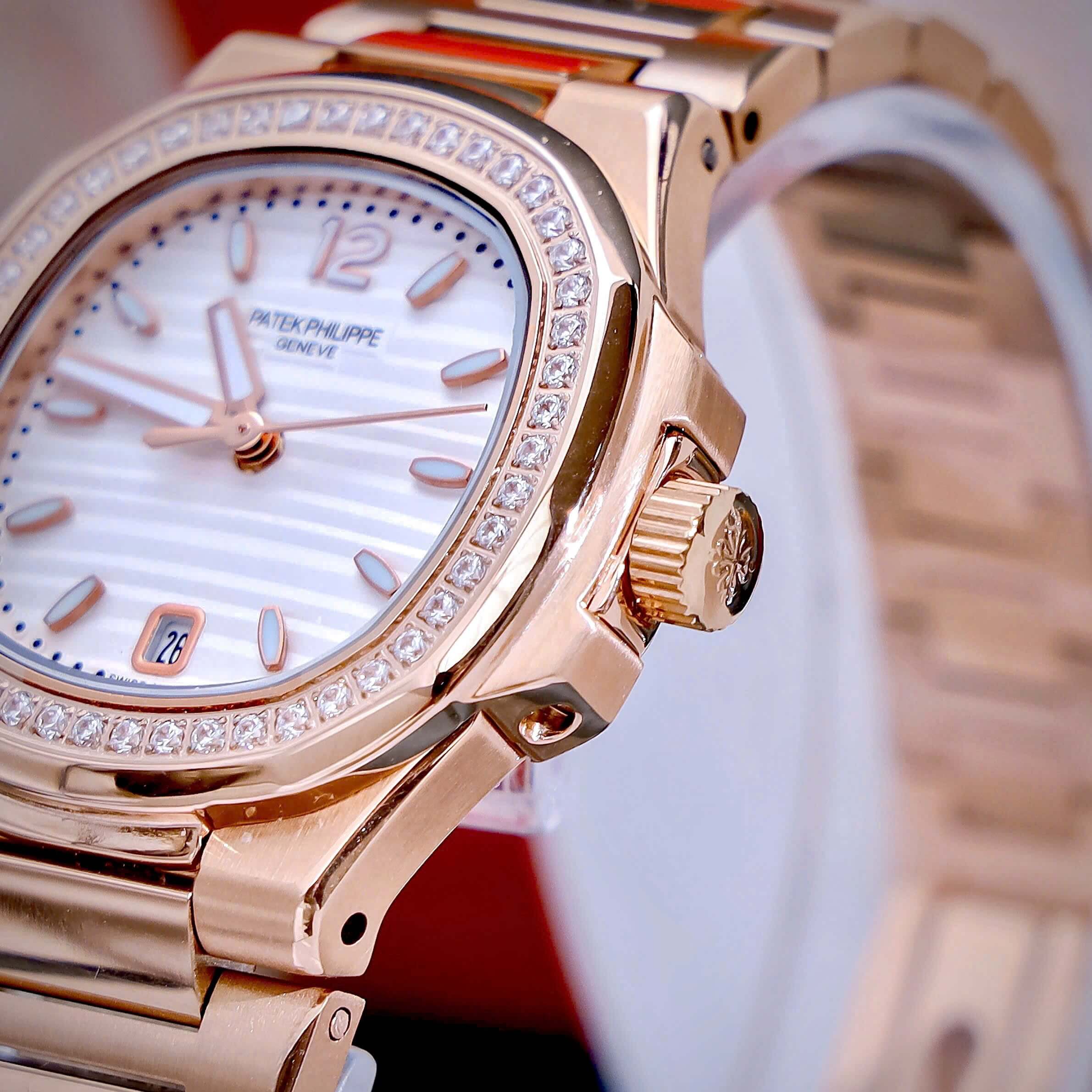 Đồng Hồ Nữ Patek Philippe Nautilus Dây Kim Loại Rose Gold Mặt Trắng Viền Đính Đá 32mm - Quartz