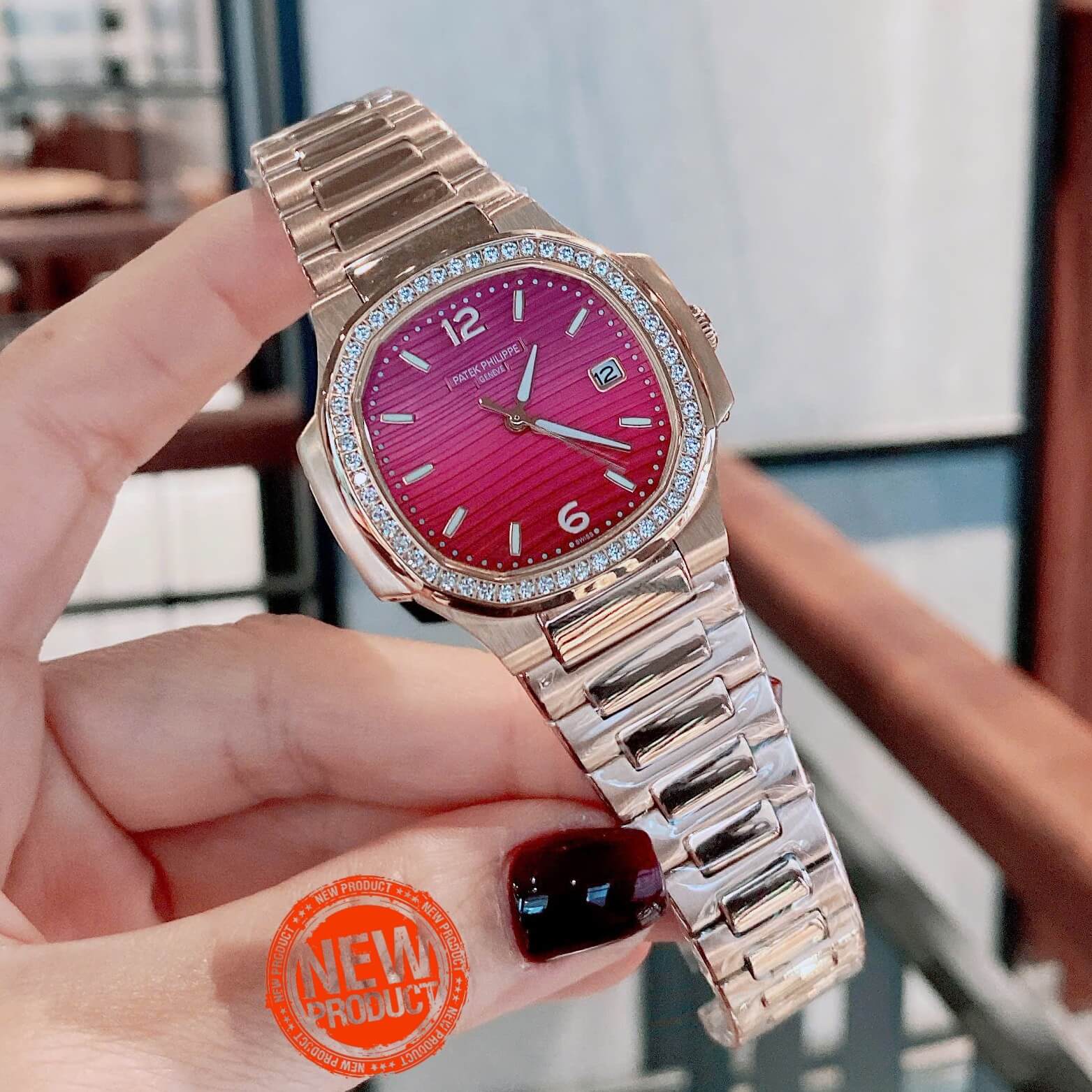 Đồng Hồ Nữ Patek Philippe Nautilus Dây Kim Loại Màu Vàng Hồng Mặt Hồng Cánh Sen Máy Quartz Thụy Sĩ Size 35.2mm