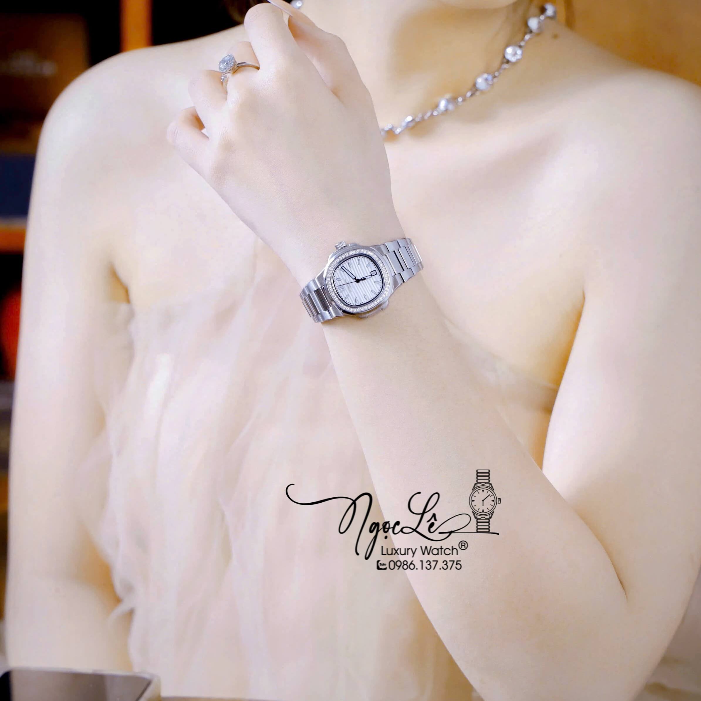 Đồng Hồ Nữ Patek Philippe Nautilus Dây Kim Loại Silver Mặt Trắng Viền Đính Đá 32mm - Quartz