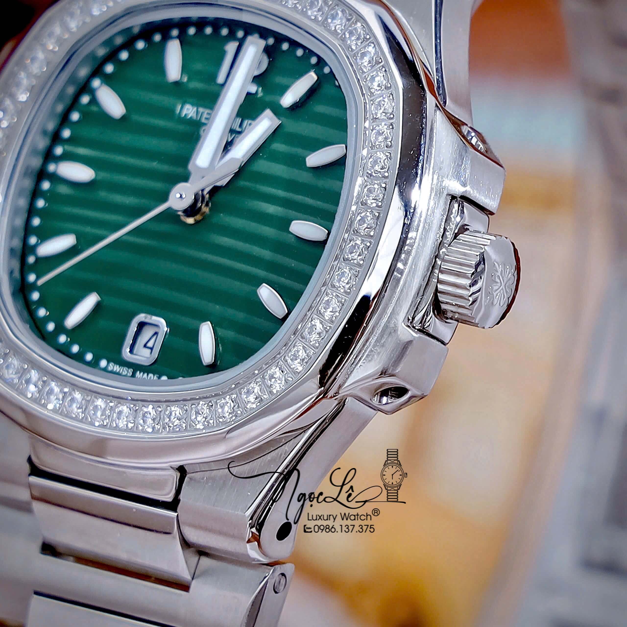 Đồng Hồ Nữ Patek Philippe Nautilus Dây Kim Loại Silver Mặt Xanh Lá Viền Đính Đá 32mm - Quartz