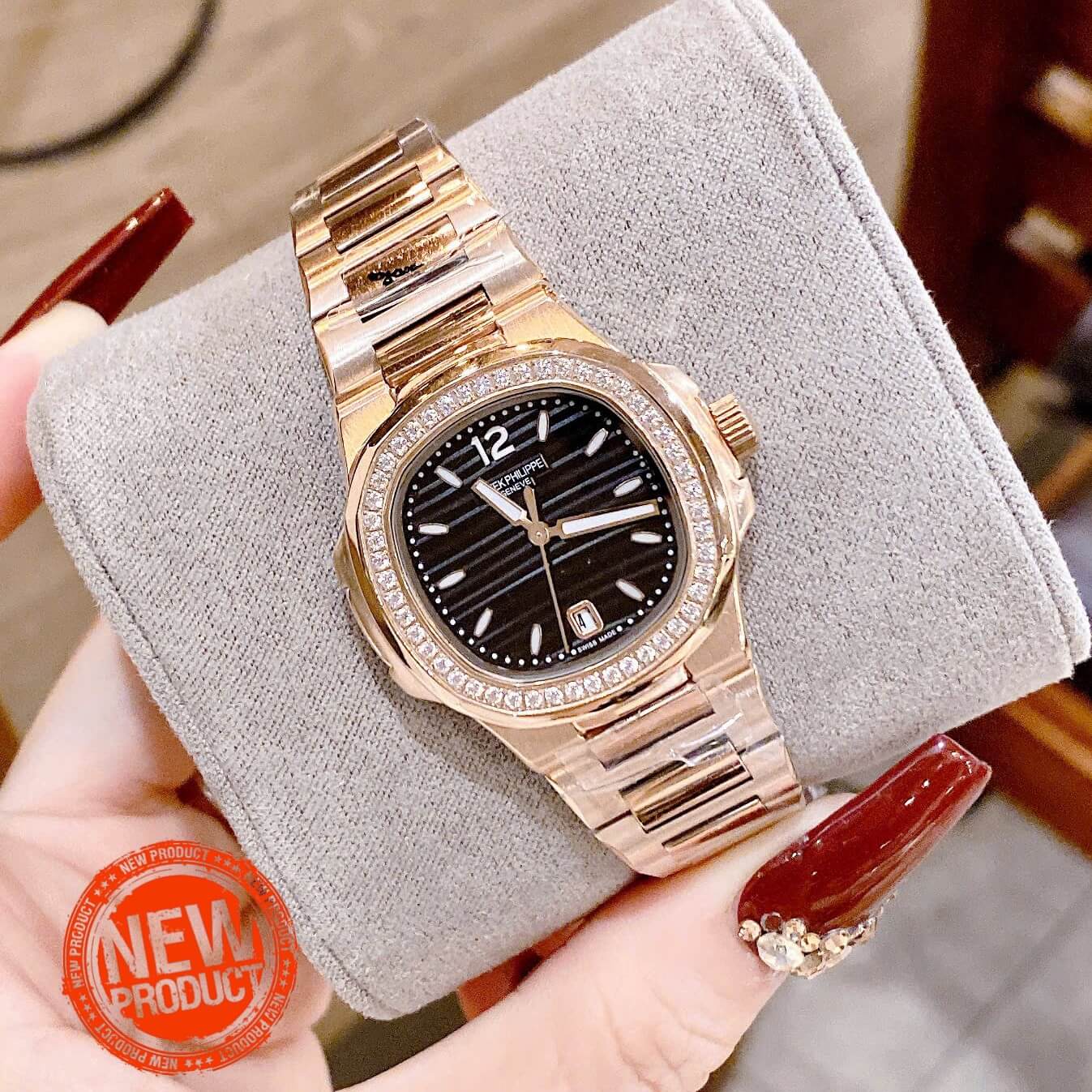 Đồng Hồ Nữ Patek Philippe Nautilus Dây Kim Loại Vàng Hồng Mặt Đen Viền Đính Đá 32mm - Quartz