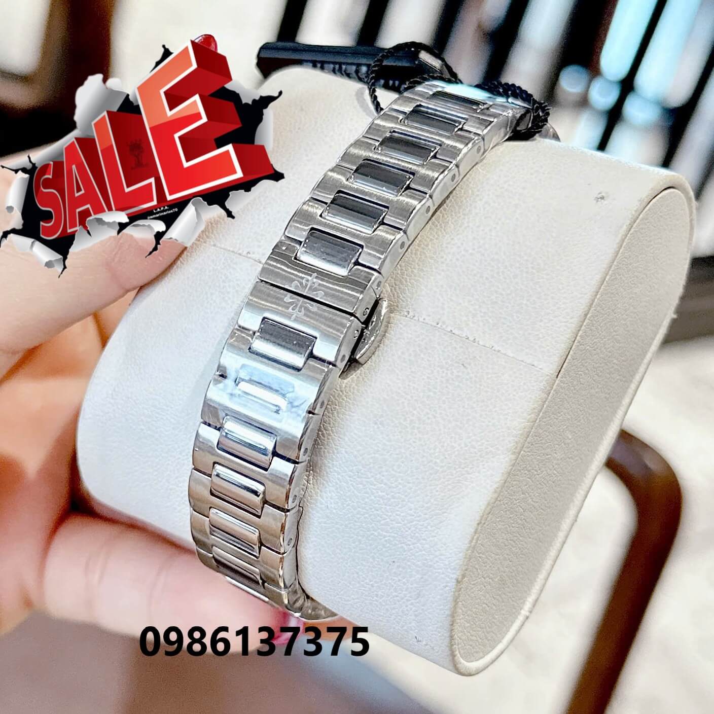 Đồng Hồ Nữ Patek Philippe Nautilus Màu Bạc Mặt Ombre Đen Máy Thụy Sĩ Size 36mm - Viền Đá