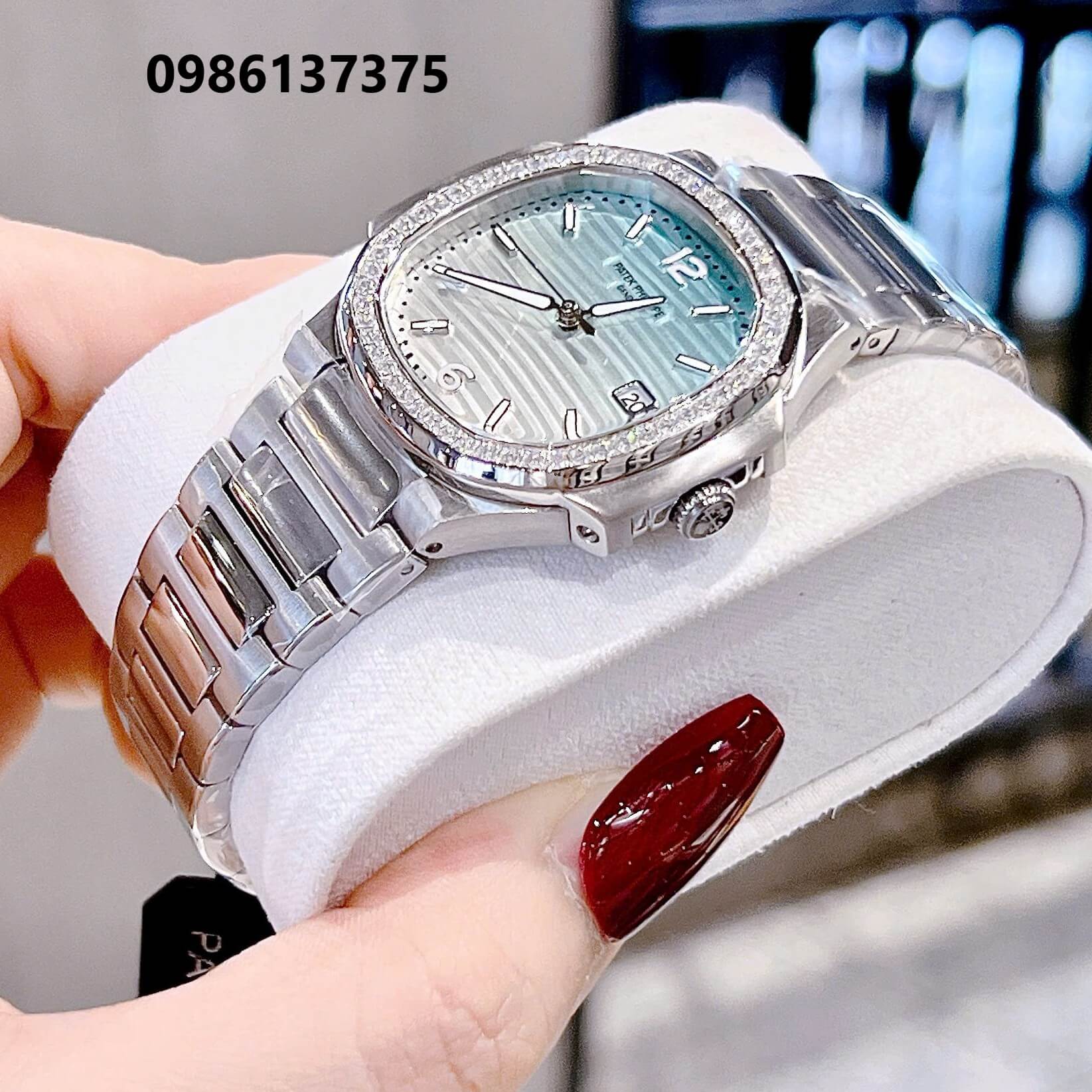 Đồng Hồ Nữ Patek Philippe Nautilus Bạc Mặt Ombre Xanh Mint Máy Thụy Sĩ Size 36mm - Viền Đá