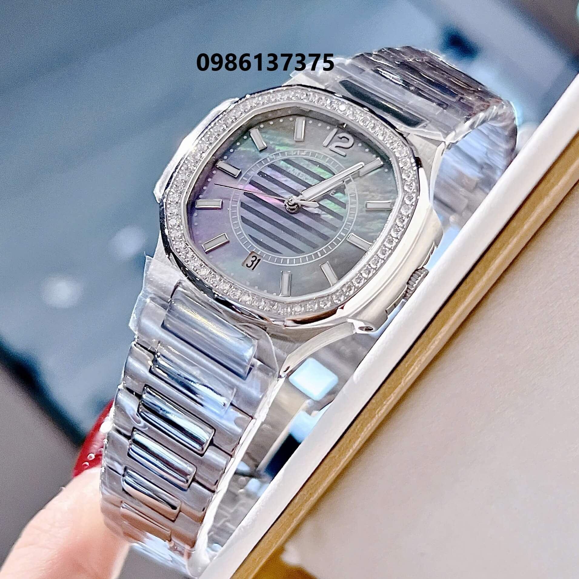 Đồng Hồ Nữ Patek Philippe Nautilus Màu Bạc Mặt Xám Xà Cừ Máy Thụy Sĩ Size 36mm - Viền Đá
