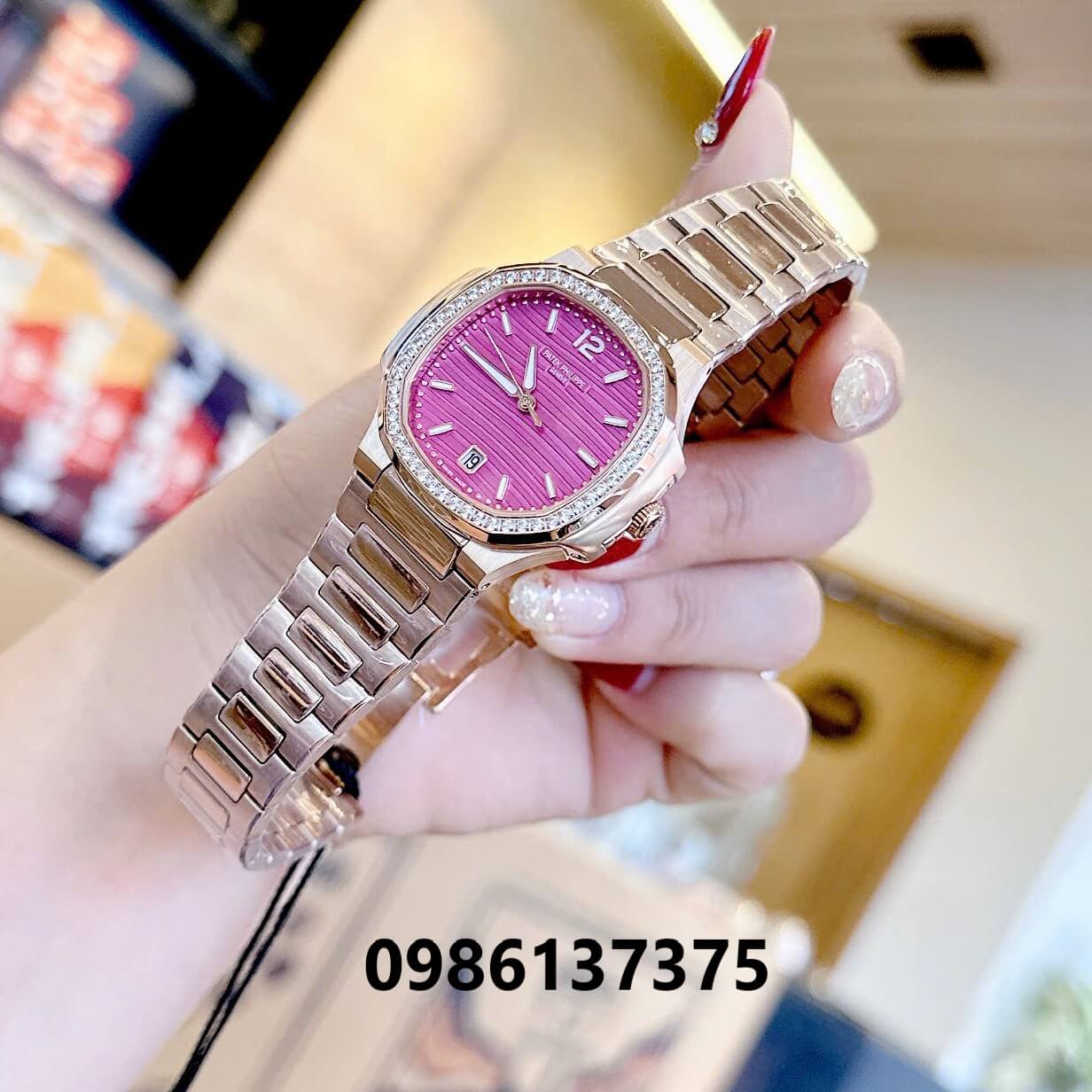 Đồng Hồ Nữ Patek Philippe Nautilus Màu Rose Gold Mặt Hồng Máy Thụy Sĩ Size 36mm - Viền Đá