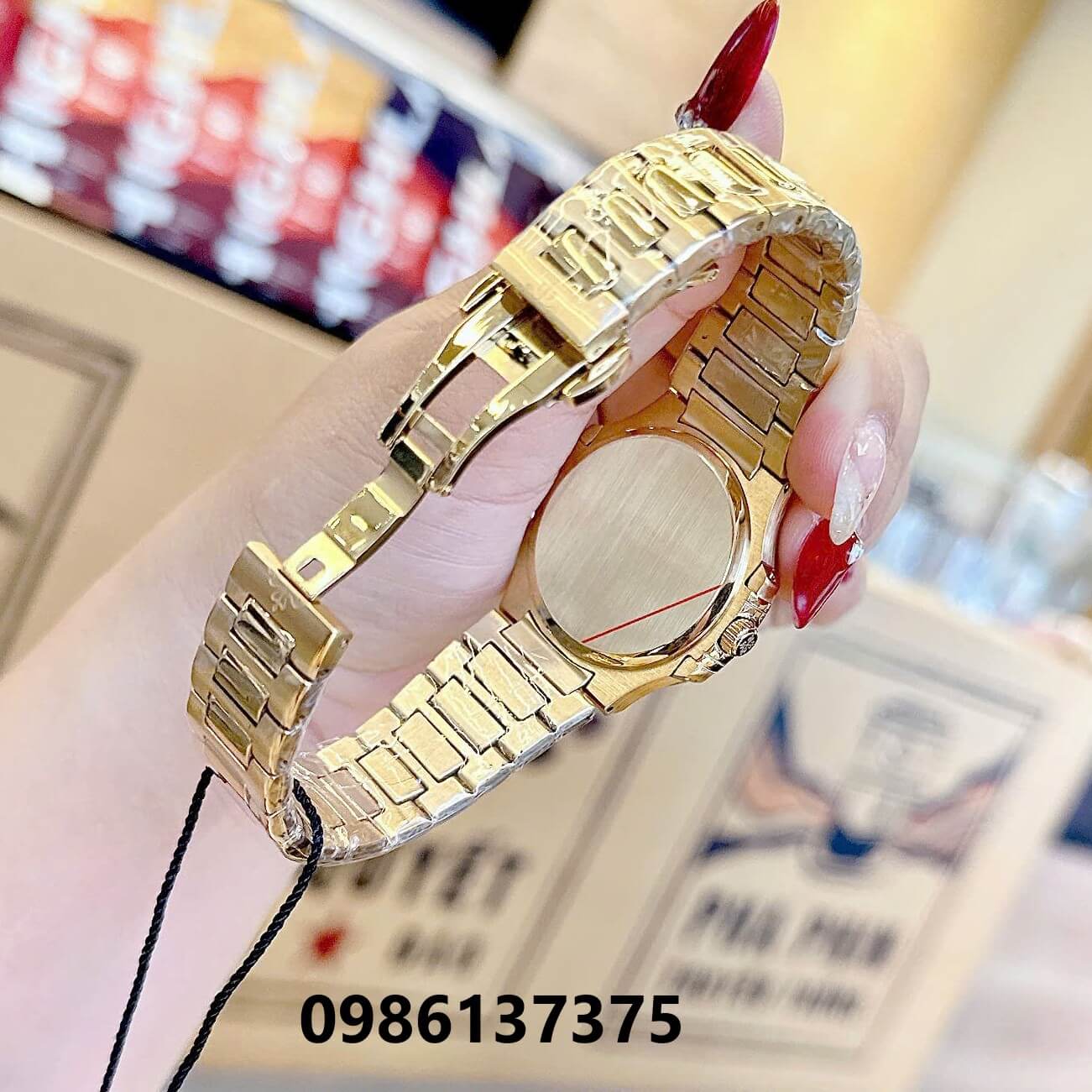 Đồng Hồ Nữ Patek Philippe Nautilus Màu Vàng Gold Mặt Xám Grey Máy Thụy Sĩ Size 36mm - Viền Đá