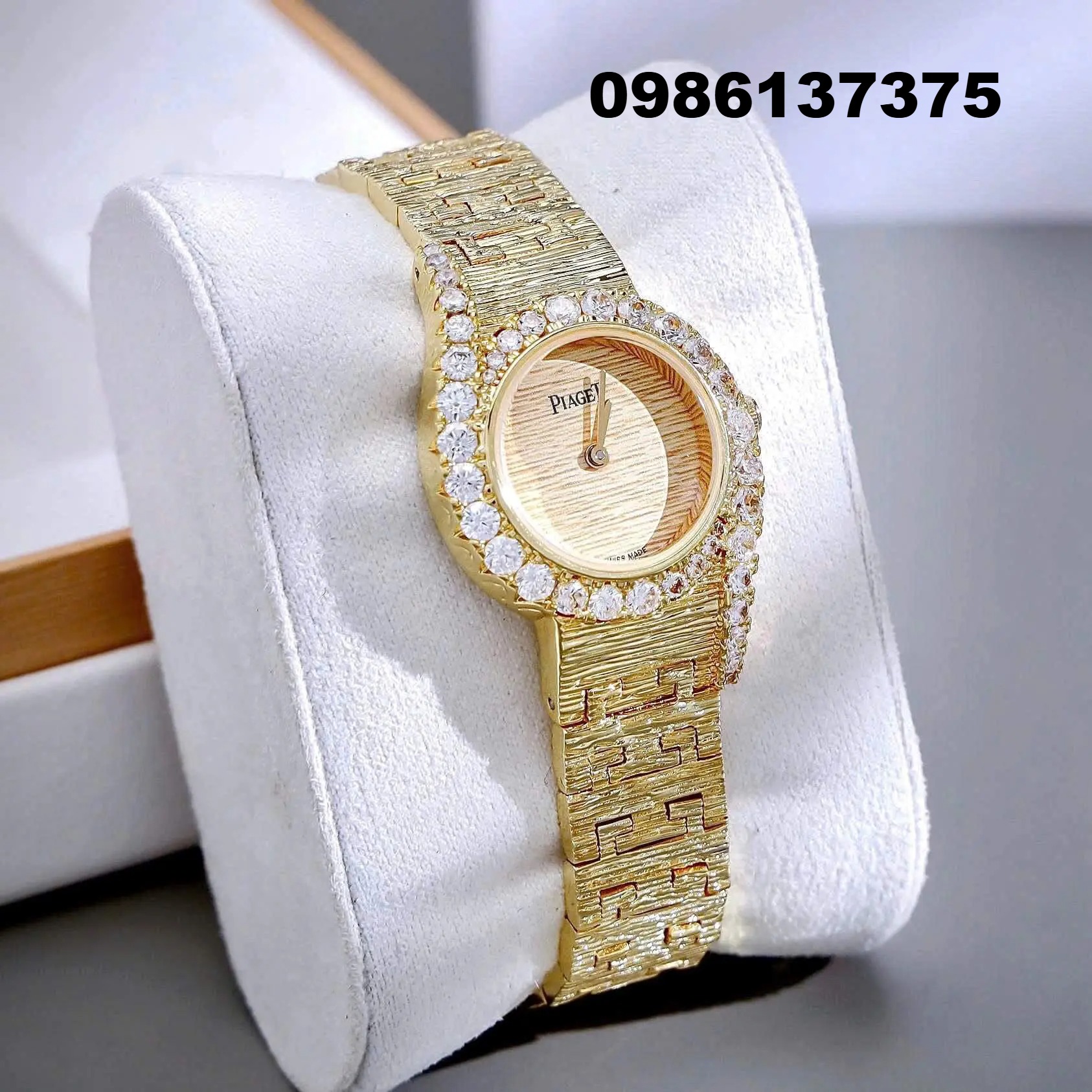 Đồng Hồ Nữ Piaget Dây Kim Loại Mesh Vàng Mặt Vàng Viền Đá Màu Size 26mm | Máy Pin