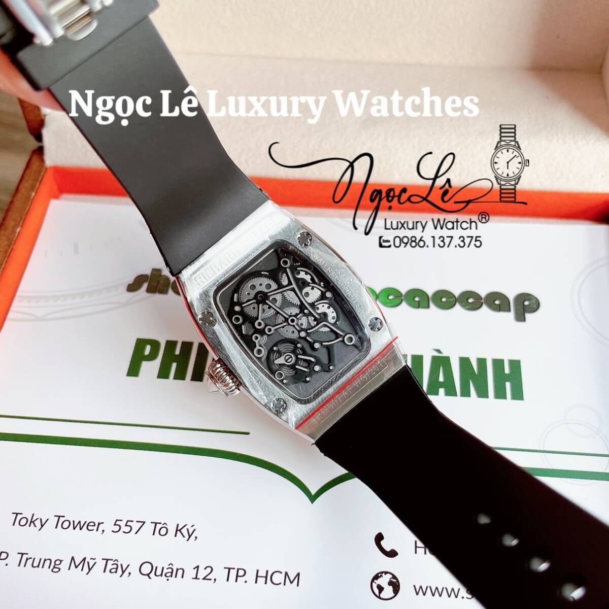 Đồng Hồ Nữ Richard Mille Siêu Cấp Dây Silicon Đen Lõi Đen Đính Đá Mịn Vỏ Silver Size 30x47mm