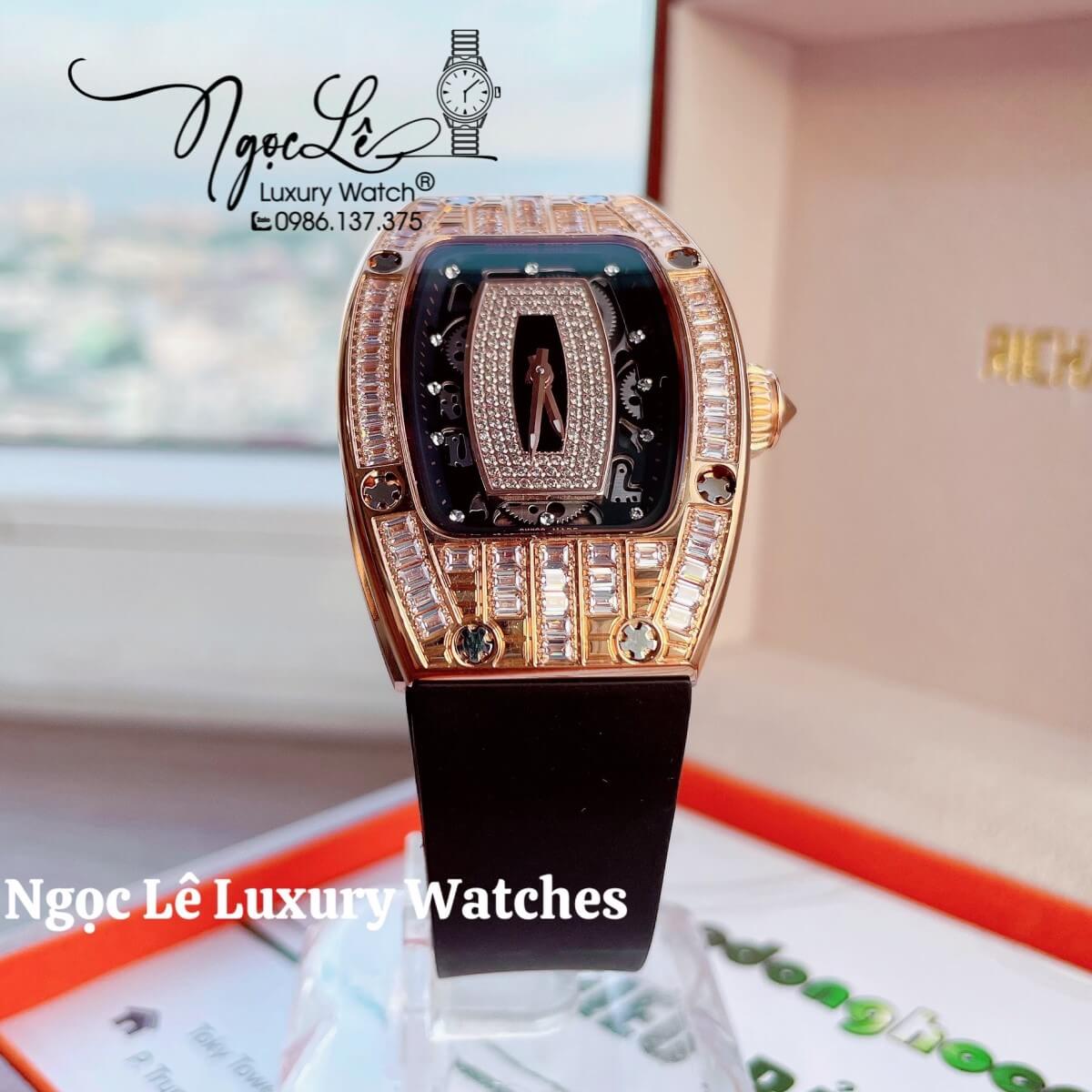 Đồng Hồ Nữ Richard Mille Siêu Cấp Dây Silicon Đen Lõi Đen Đính Đá Ống Vỏ Rose Size 30x47mm