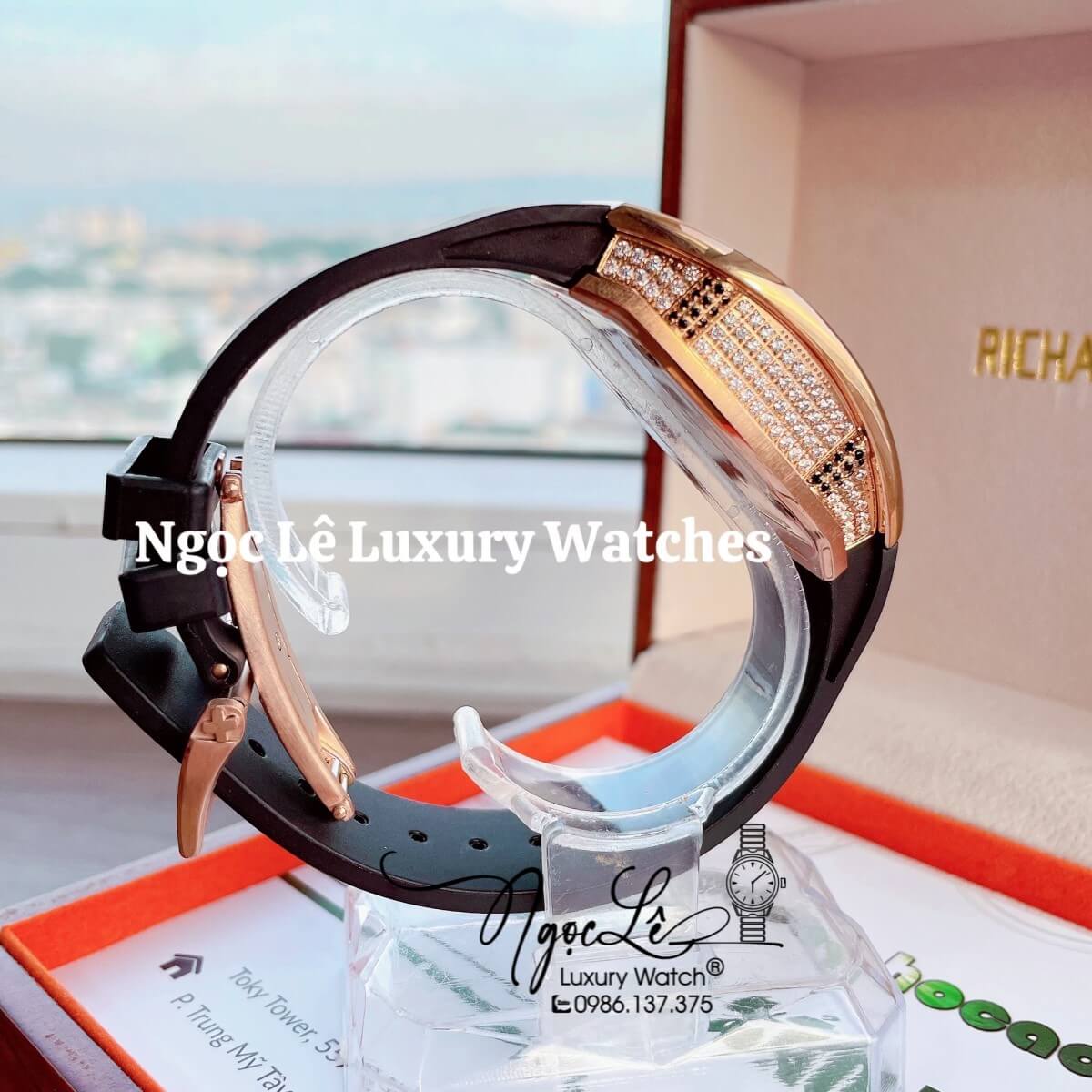 Đồng Hồ Nữ Richard Mille Siêu Cấp Dây Silicon Đen Lõi Đen Đính Đá Ống Vỏ Rose Size 30x47mm