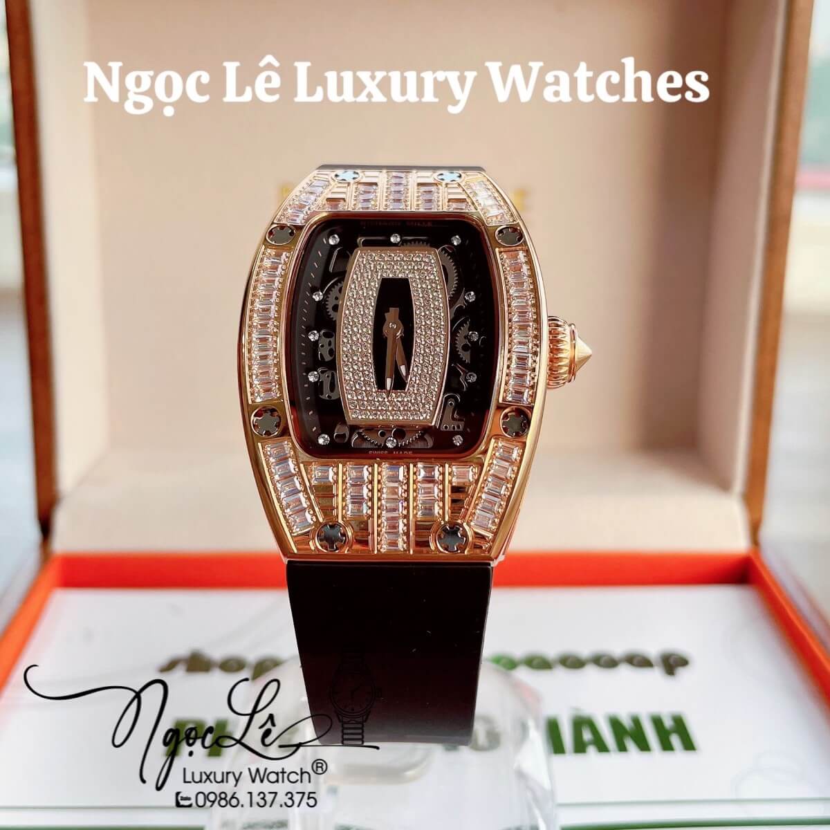 Đồng Hồ Nữ Richard Mille Siêu Cấp Dây Silicon Đen Lõi Đen Đính Đá Ống Vỏ Rose Size 30x47mm