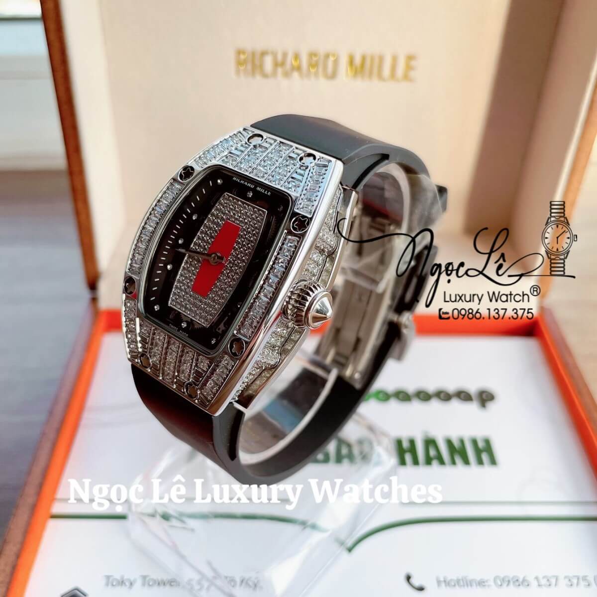 Đồng Hồ Nữ Richard Mille Siêu Cấp Dây Silicon Đen Lõi Đỏ Đính Đá Ống Vỏ Silver Size 30x47mm