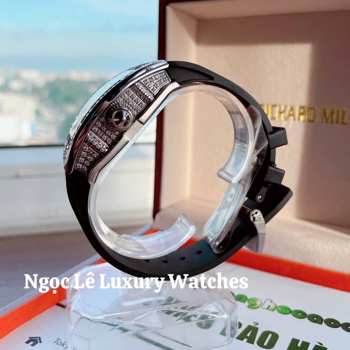 Đồng Hồ Nữ Richard Mille Siêu Cấp Dây Silicon Đen Lõi Đỏ Đính Đá Ống Vỏ Silver Size 30x47mm