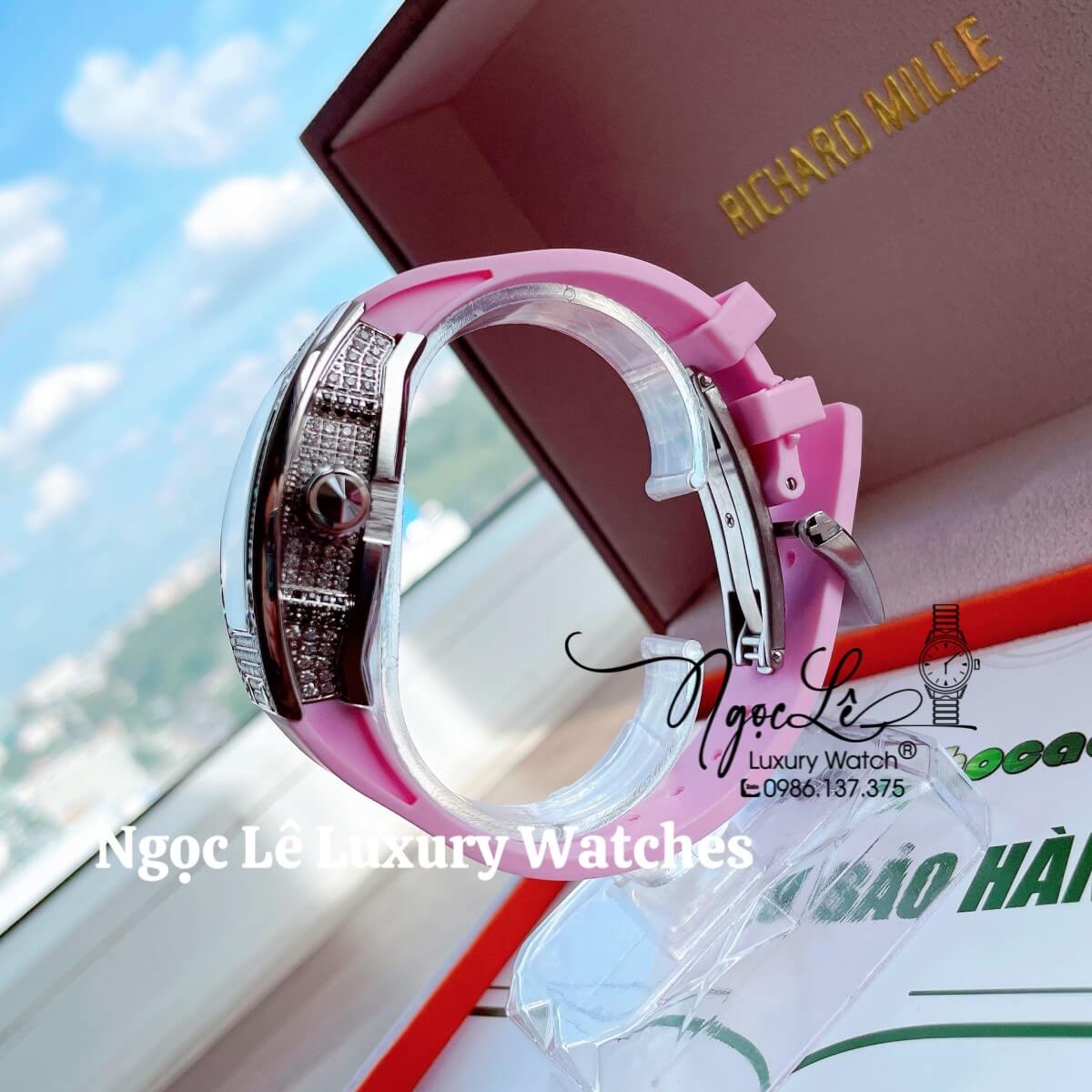 Đồng Hồ Nữ Richard Mille Siêu Cấp Dây Silicon Hồng Đính Đá Mịn Vỏ Silver Size 30x47mm