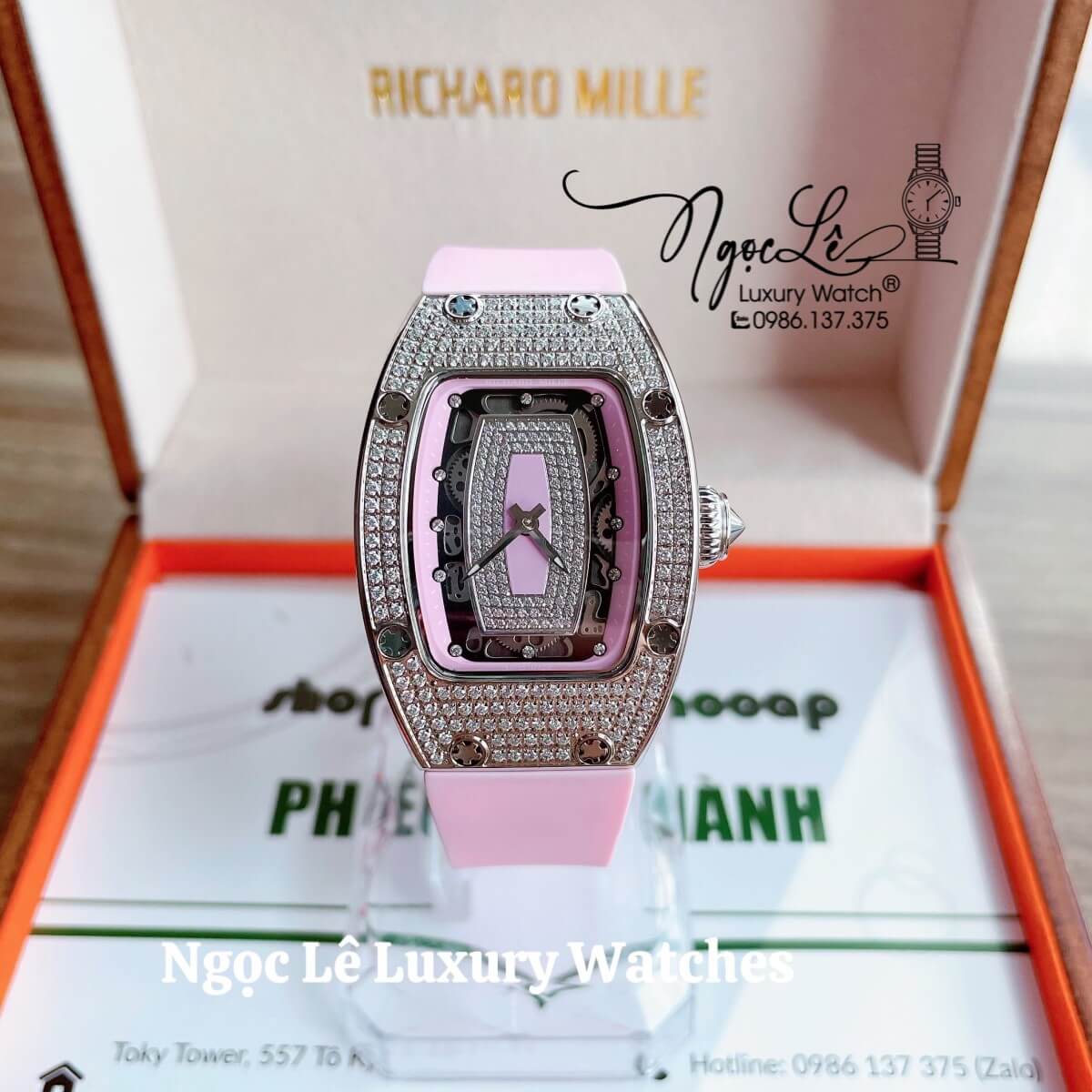 Đồng Hồ Nữ Richard Mille Siêu Cấp Dây Silicon Hồng Đính Đá Mịn Vỏ Silver Size 30x47mm