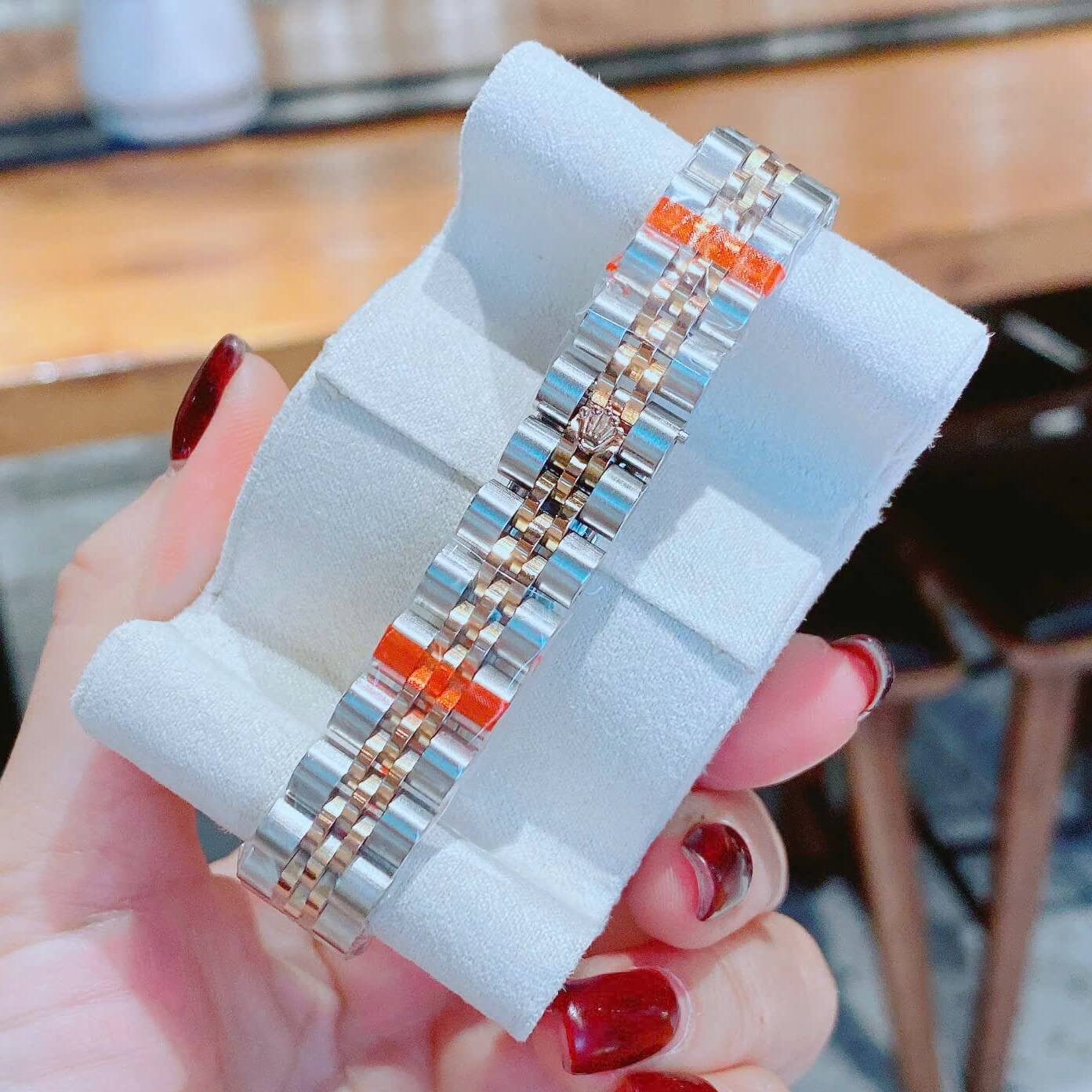 Đồng Hồ Nữ Ro Lex Datejust Máy Pin Size 28mm – Màu Demi Rose Mặt Trắng Xà Cừ