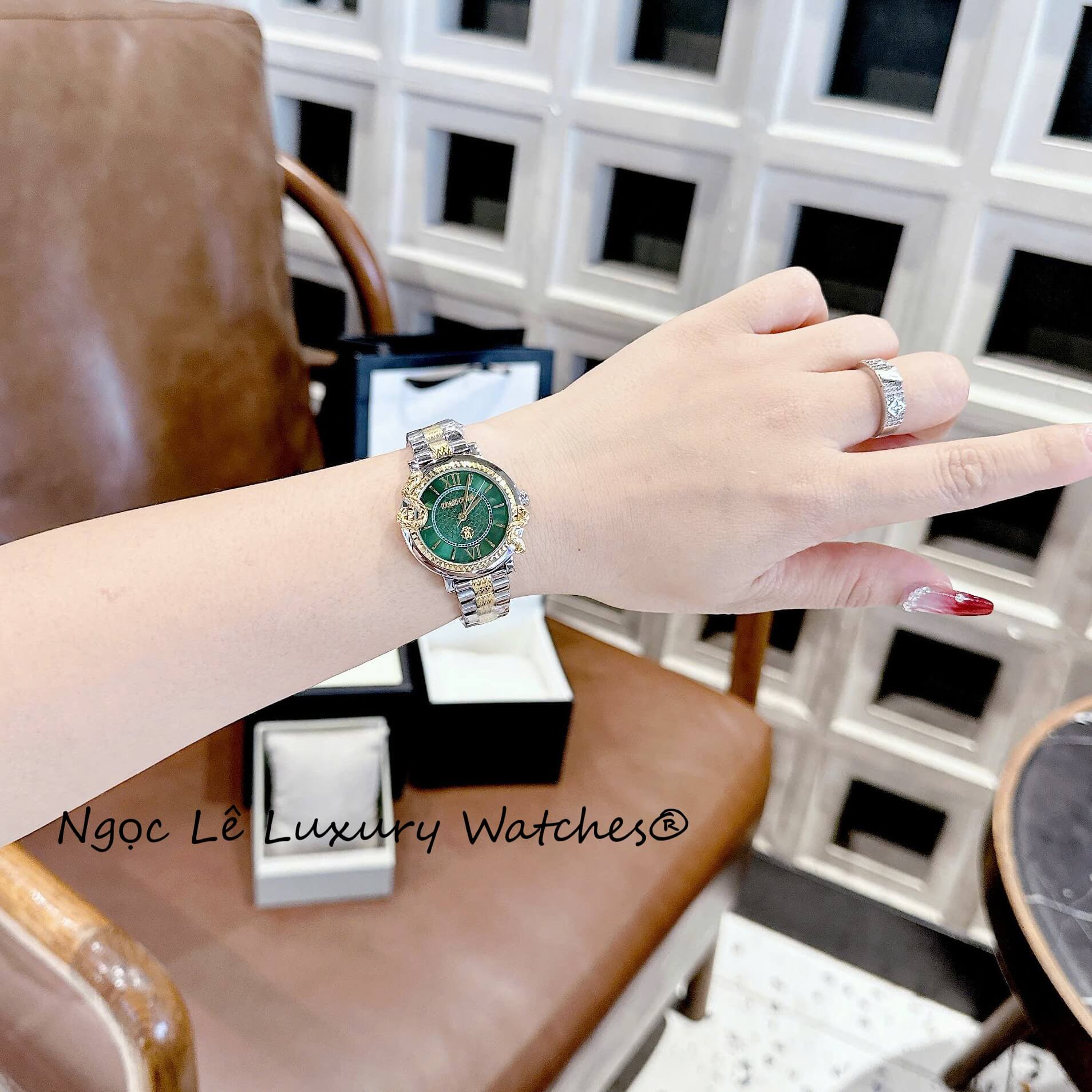 Đồng Hồ Nữ Roberto Cavalli Dây Demi Vàng Gold Mặt Rắn Xanh Lá Size 32mm - Quartz