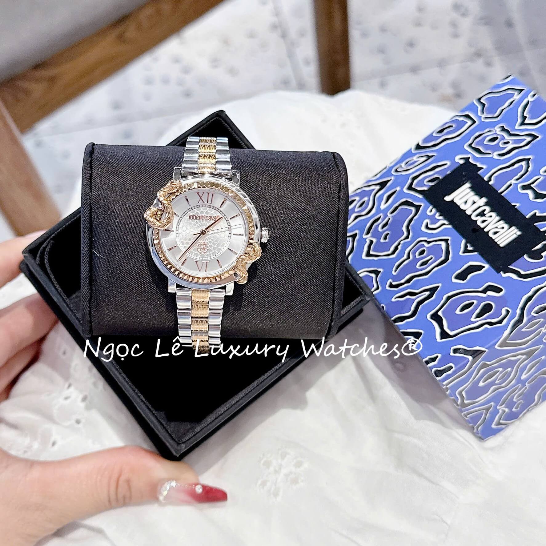 Đồng Hồ Nữ Roberto Cavalli Dây Kim Loại Demi Vàng Mặt Rắn Size 32mm