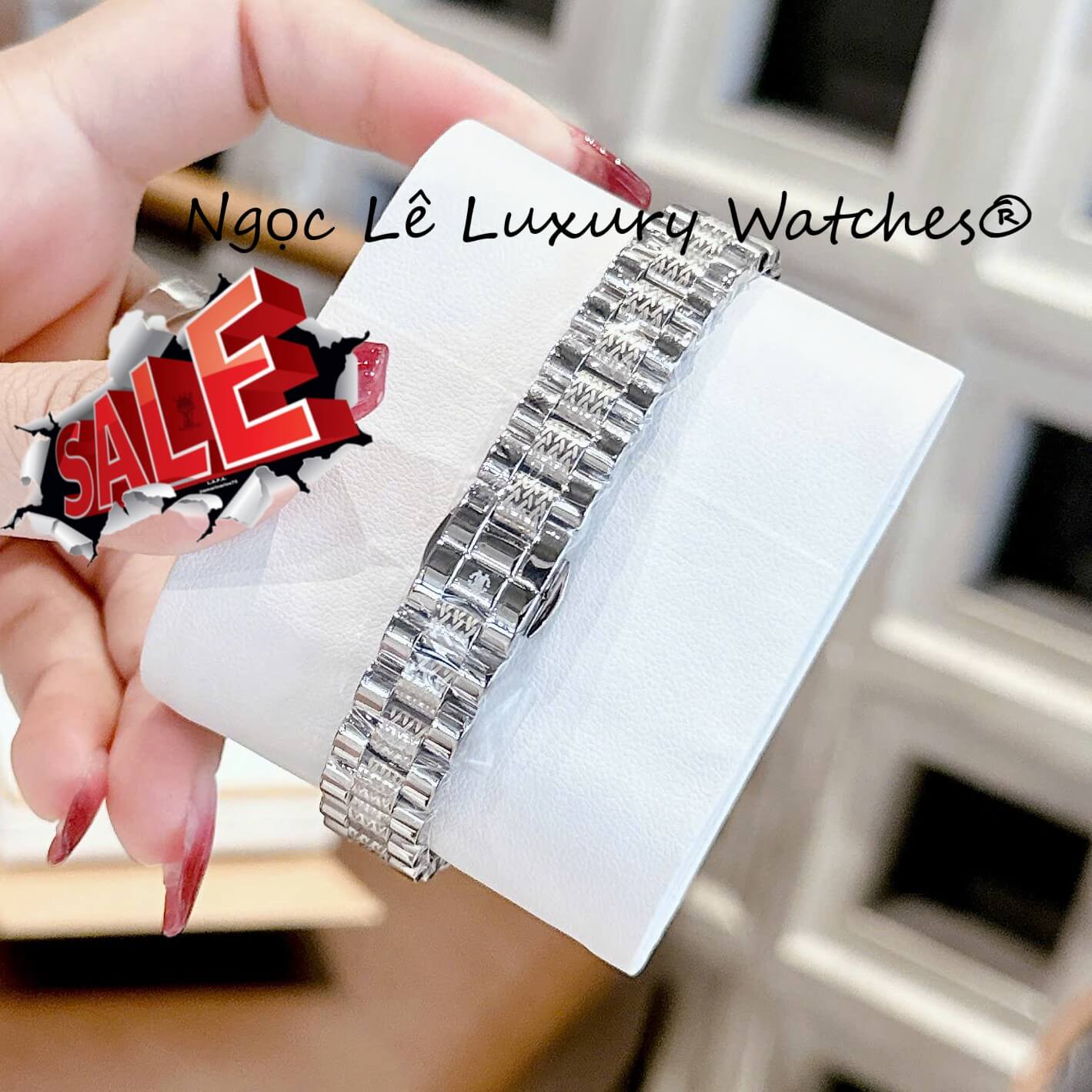 Đồng Hồ Nữ Roberto Cavalli Dây Thép Bạc Mặt Trắng Họa Tiết Rắn Size 32mm - Quartz