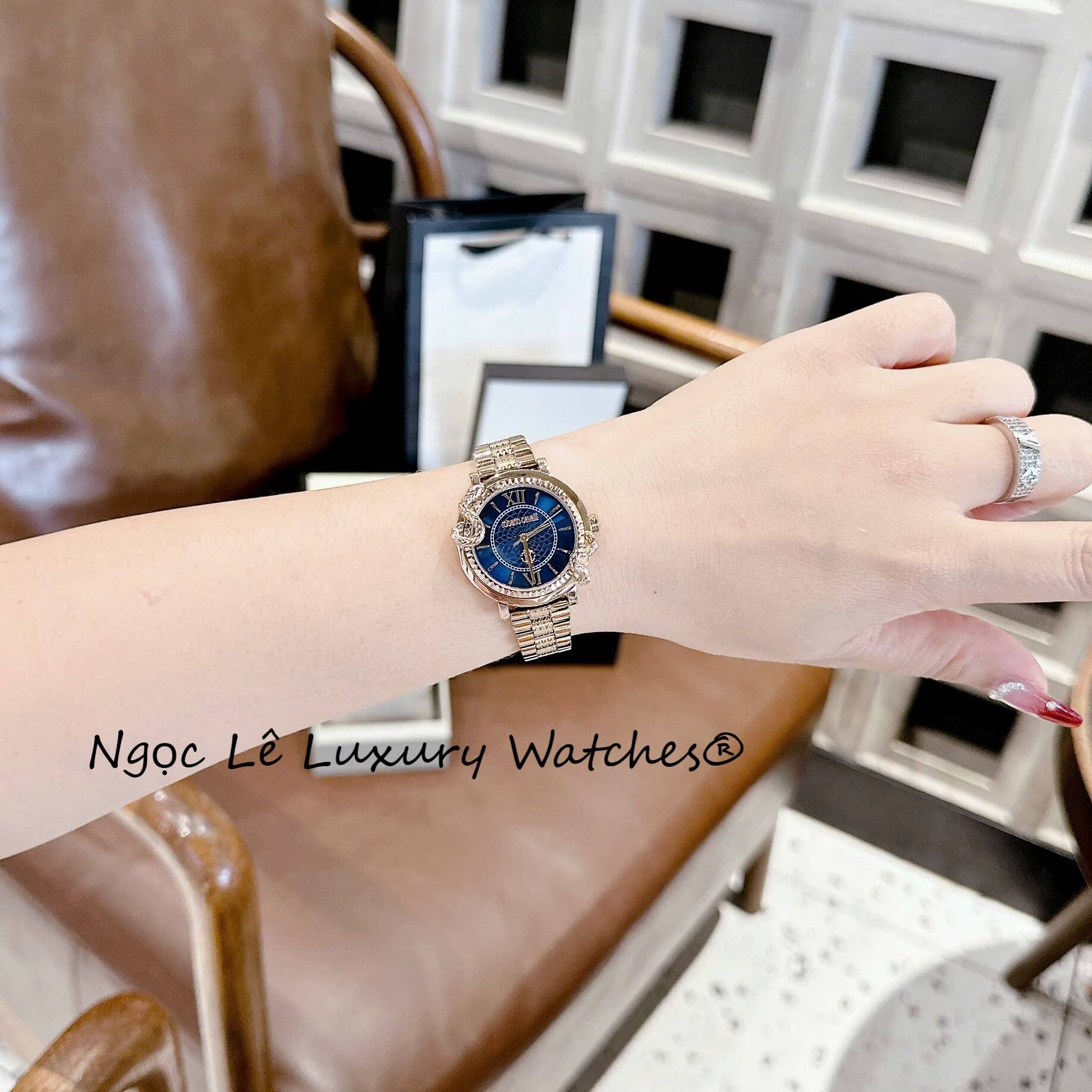 Đồng Hồ Nữ Roberto Cavalli Màu Vàng Hồng Mặt Rắn Xanh Dương Size 32mm - Quartz