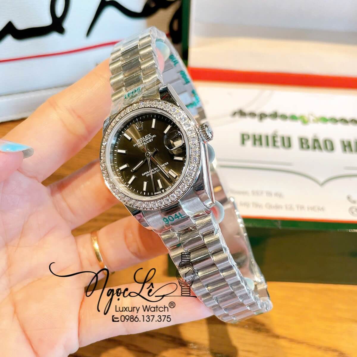 Đồng Hồ Nữ Rolex Datejust Máy Cơ Tự Động Dây Bạc Mặt Đen Đính Đá Size 31mm Phản Quang