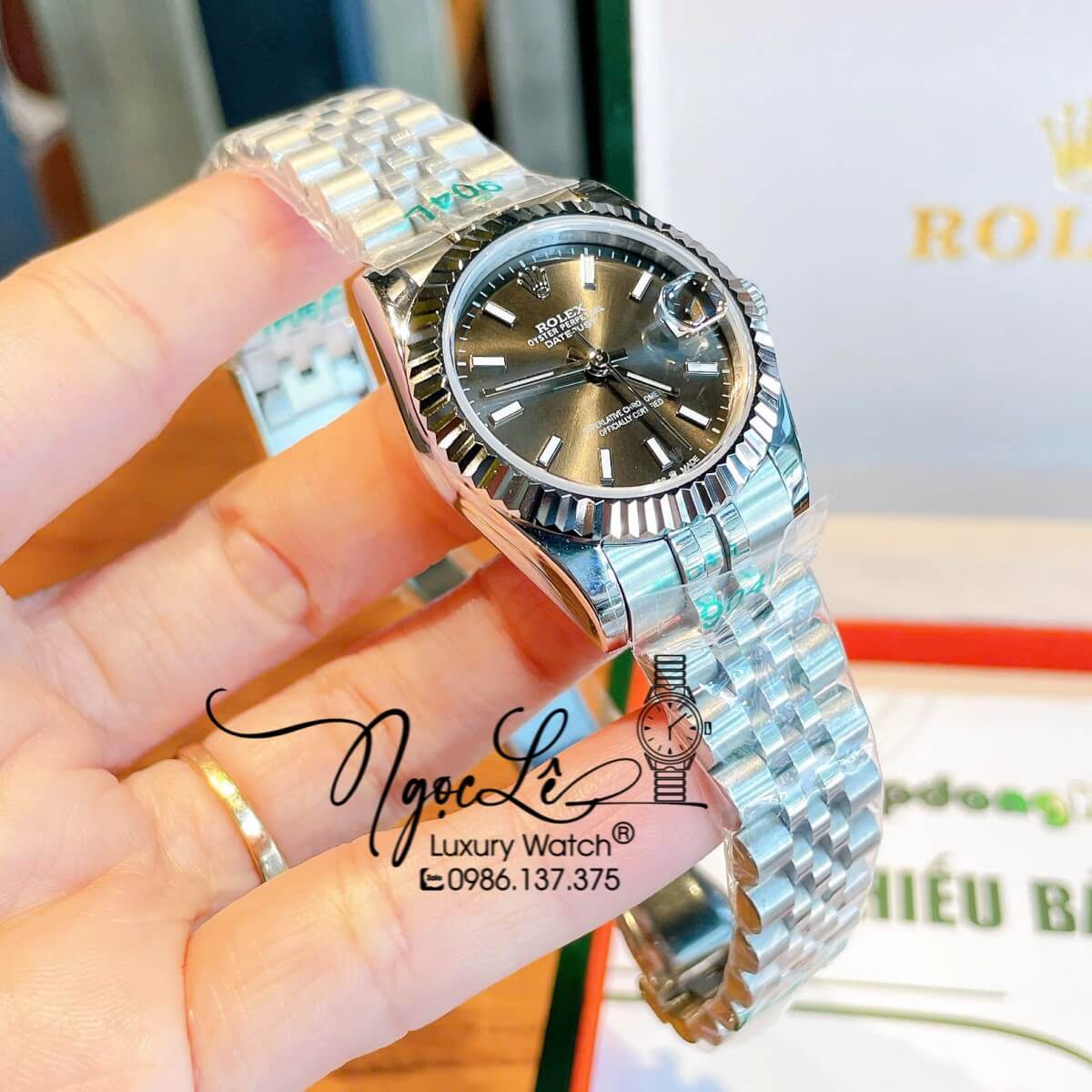 Đồng Hồ Nữ Rolex Datejust Máy Cơ Tự Động Dây Bạc Mặt Đen Xám Niềng Khía Size 31mm - Mặt Đính Vạch Phản Quang