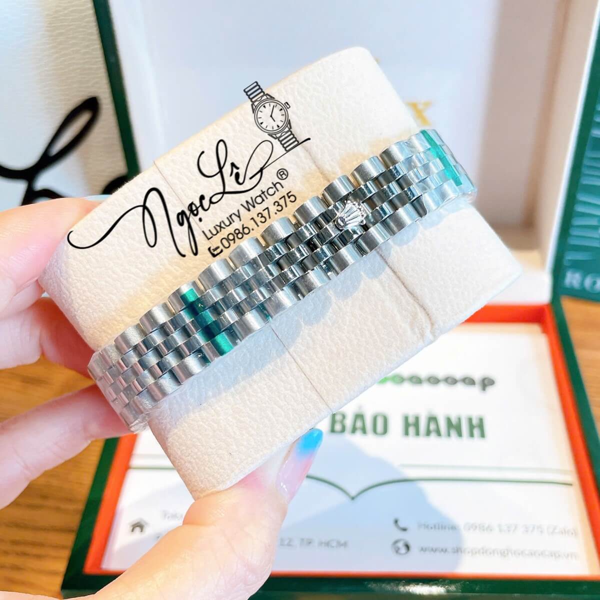 Đồng Hồ Nữ Rolex Datejust Máy Cơ Tự Động Dây Bạc Mặt Hồng Đính Đá Size 31mm Phản Quang