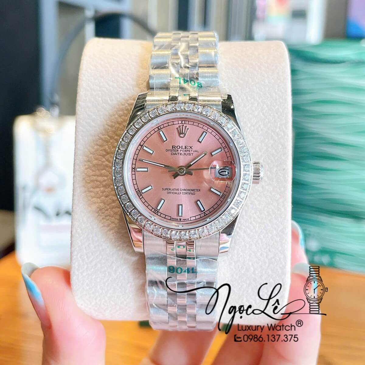 Đồng Hồ Nữ Rolex Datejust Máy Cơ Tự Động Dây Bạc Mặt Hồng Đính Đá Size 31mm Phản Quang