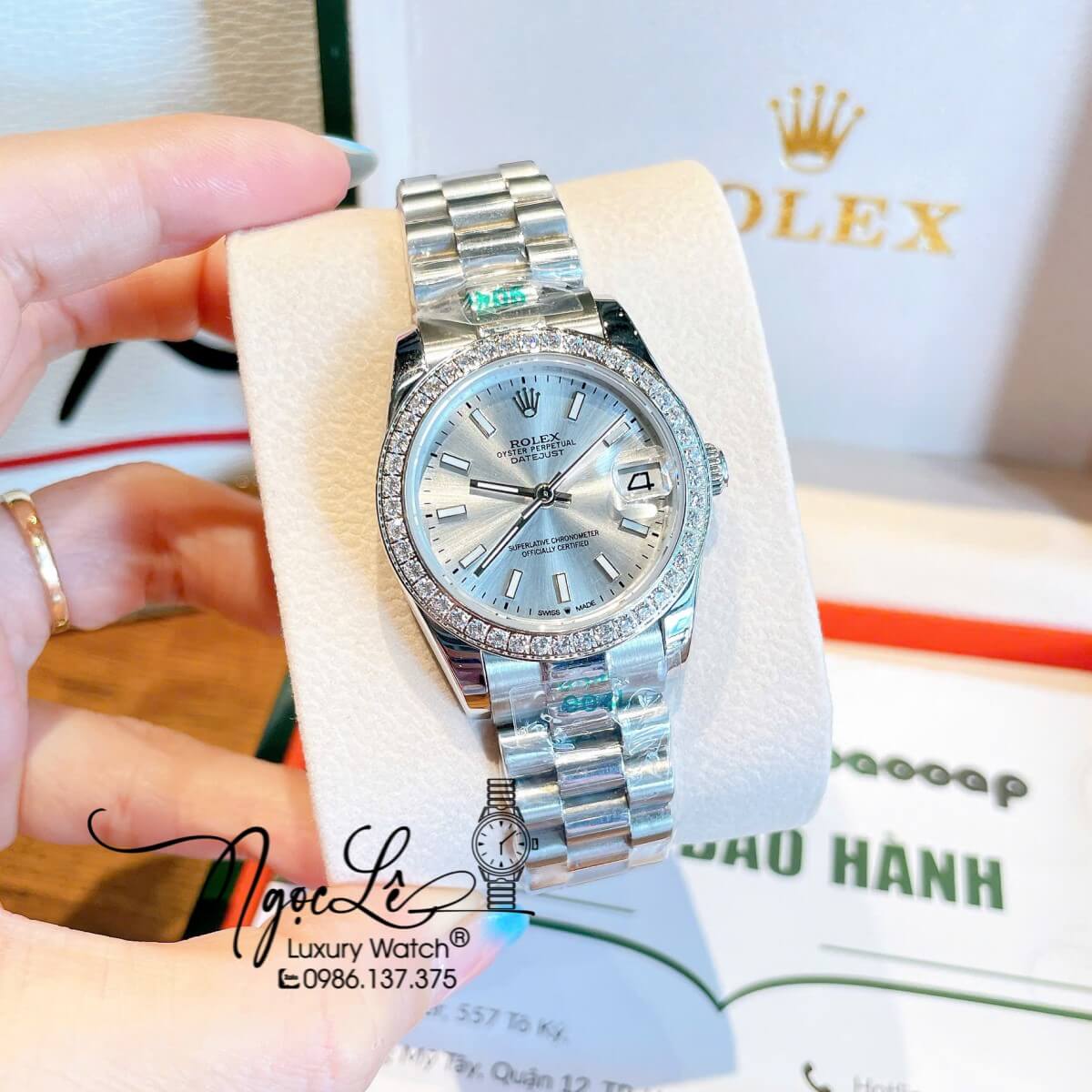 Đồng Hồ Nữ Rolex Datejust Máy Cơ Tự Động Dây Bạc Mặt Trắng Đính Đá Size 31mm Phản Quang