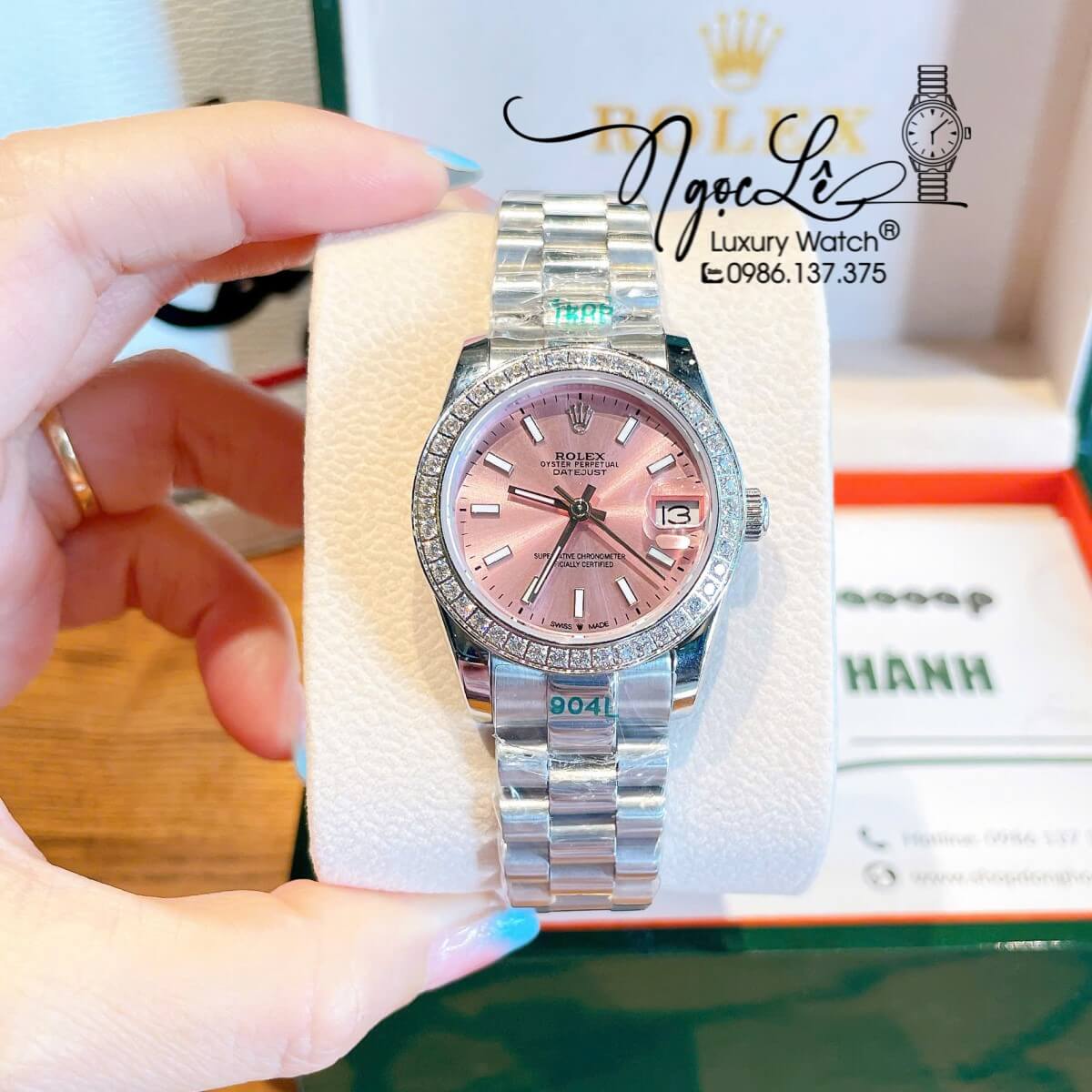 Đồng Hồ Nữ Rolex Datejust Máy Cơ Tự Động Màu Bạc Mặt Hồng Đính Đá Size 31mm Phản Quang