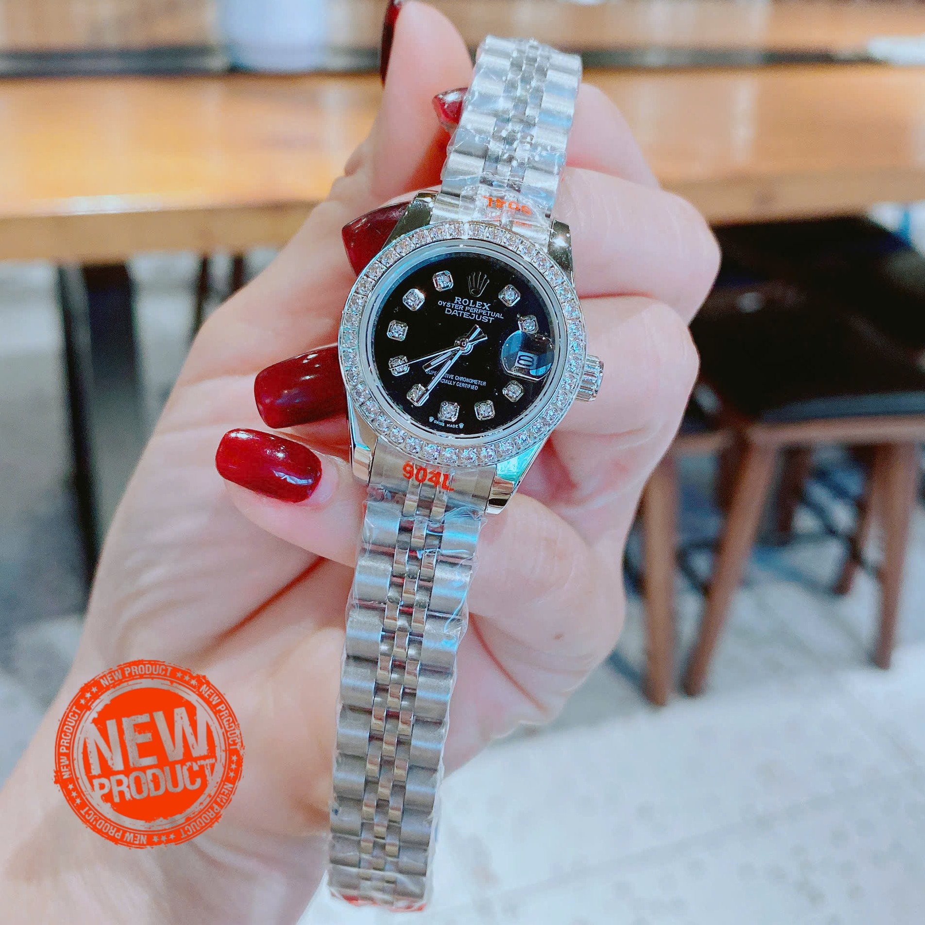 Đồng Hồ Nữ RoLex Datejust Máy Pin Size 28mm – Dây Bạc Mặt Đen Viền Đính Đá