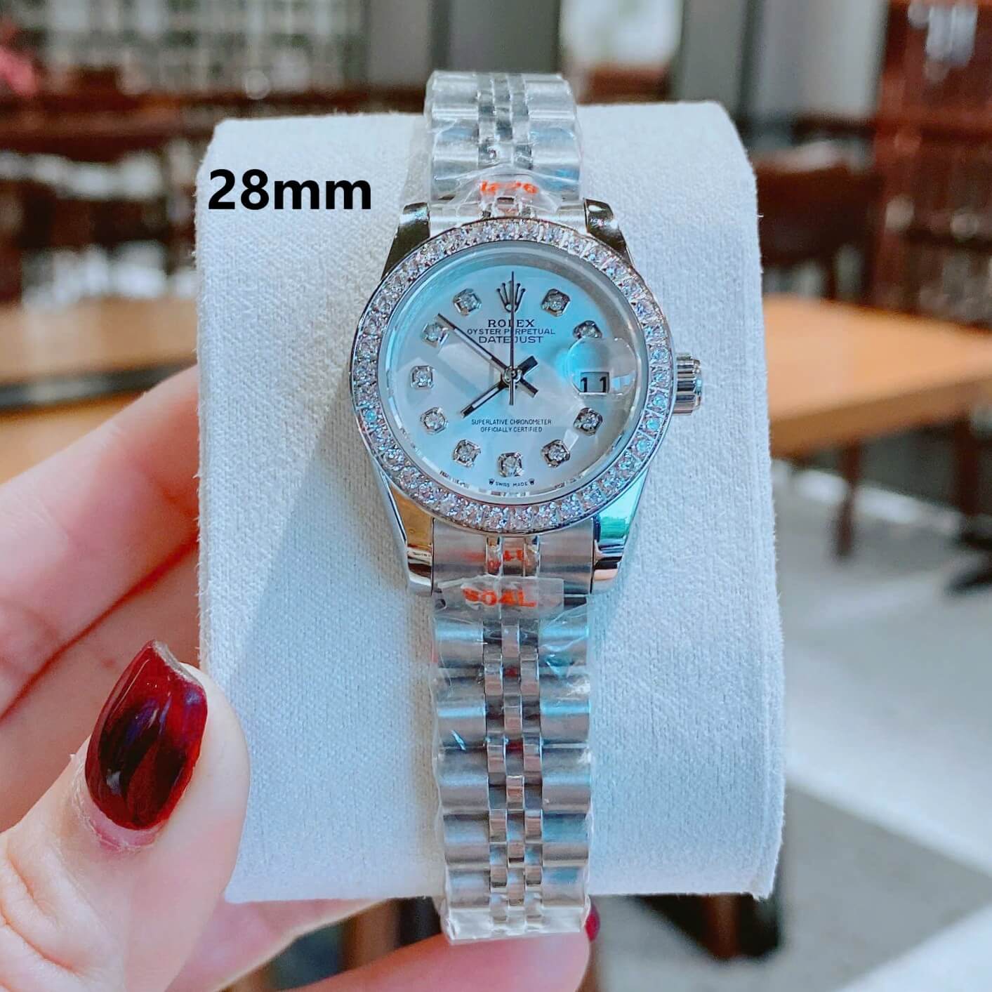 Đồng Hồ Nữ RoLex Datejust Máy Pin Size 28mm – Dây Bạc Mặt Trắng Viền Đính Đá