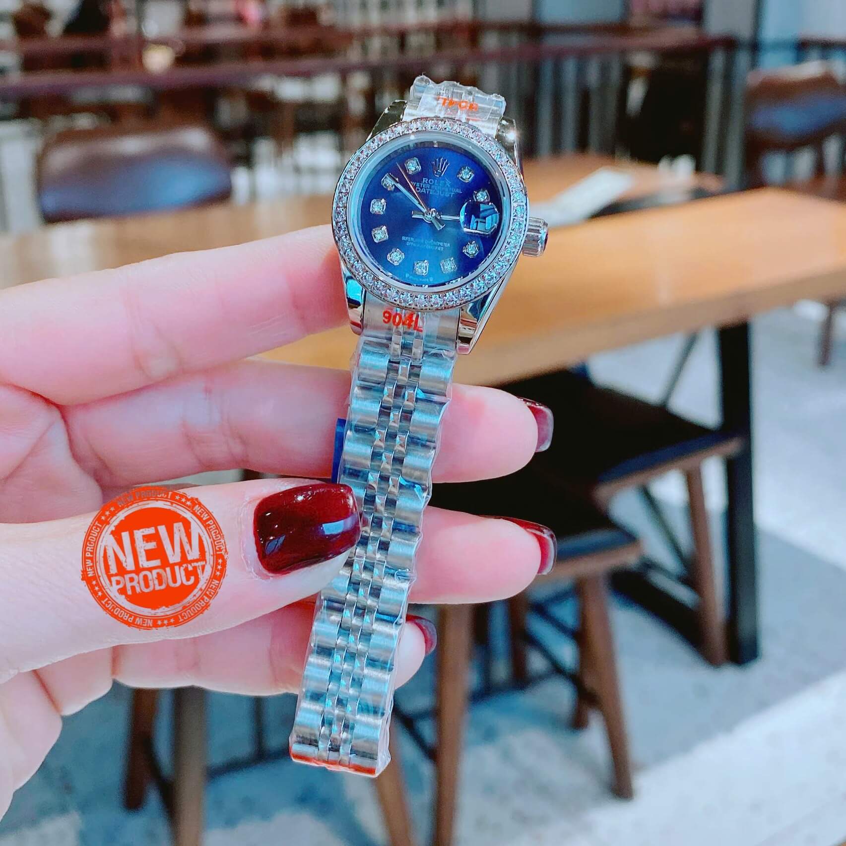 Đồng Hồ Nữ RoLex Datejust Máy Pin Size 28mm – Dây Bạc Mặt Xanh Dương Viền Đính Đá