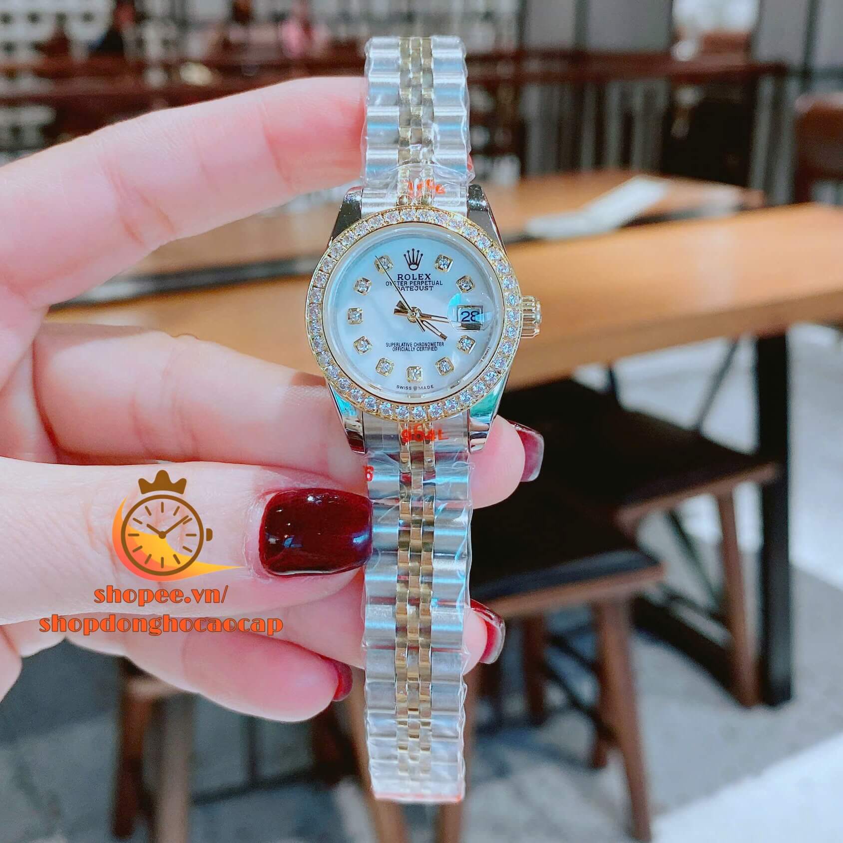 Đồng Hồ Nữ RoLex Datejust Máy Pin Size 28mm – Dây Demi Vàng Gold Mặt Trắng Xà Cừ Viền Đính Đá