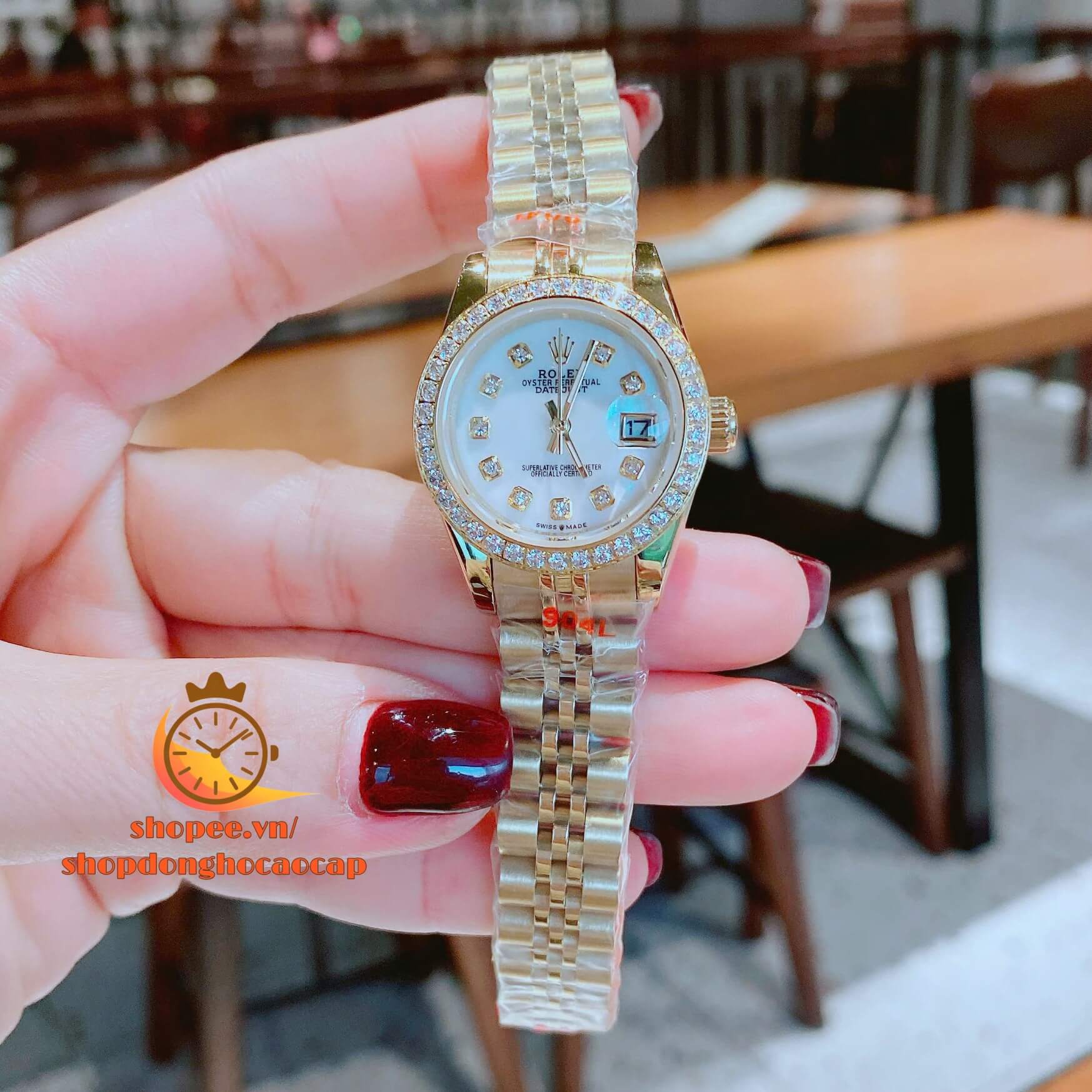 Đồng Hồ Nữ RoLex Datejust Máy Pin Size 28mm – Dây Vàng Gold Mặt Trắng Xà Cừ Viền Đính Đá