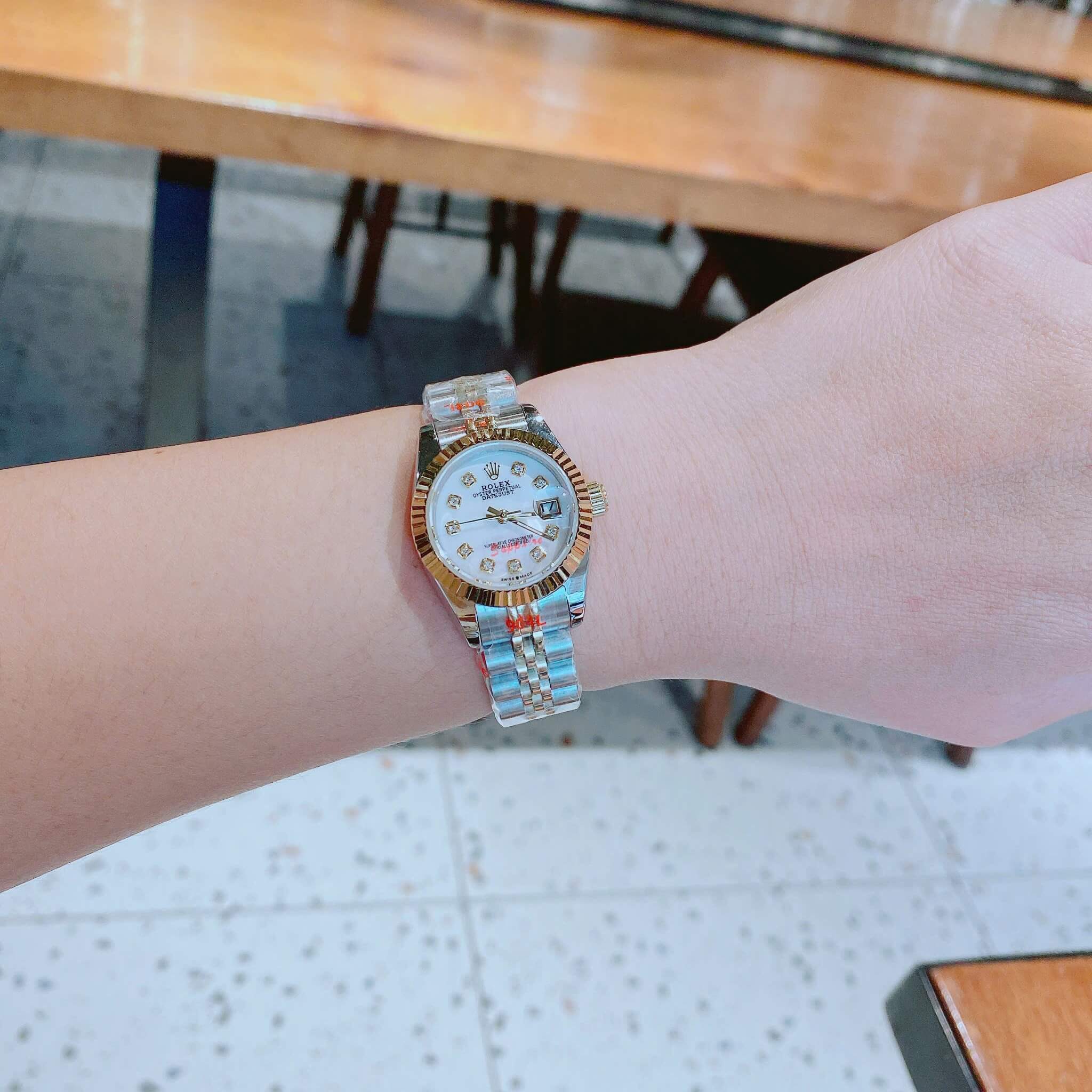 Đồng Hồ Nữ RoLex Datejust Máy Pin Size 28mm – Màu Demi Vàng Gold Mặt Trắng Xà Cừ