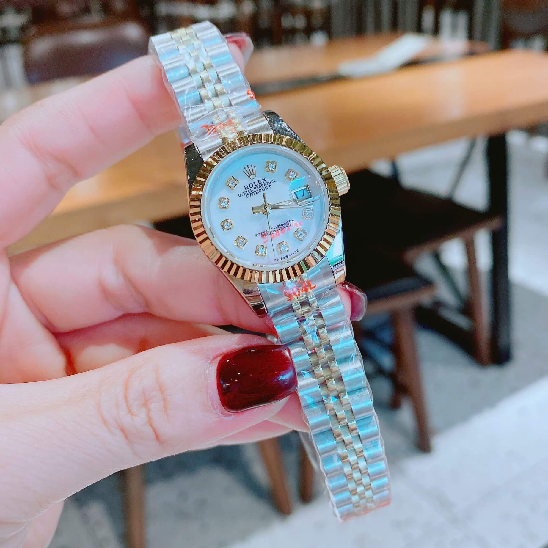 Đồng Hồ Nữ RoLex Datejust Máy Pin Size 28mm – Màu Demi Vàng Gold Mặt Trắng Xà Cừ