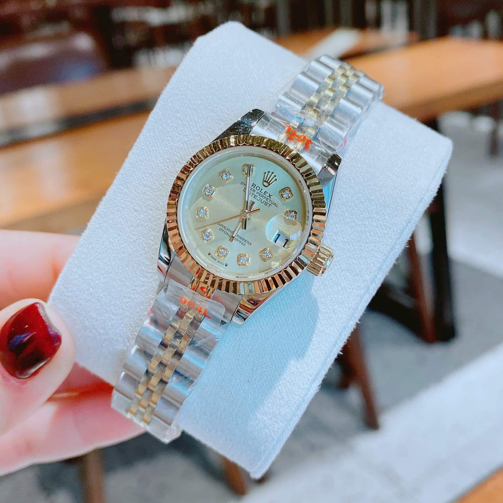 Đồng Hồ Nữ RoLex Datejust Máy Pin Size 28mm Demi Vàng Gold Mặt Vàng