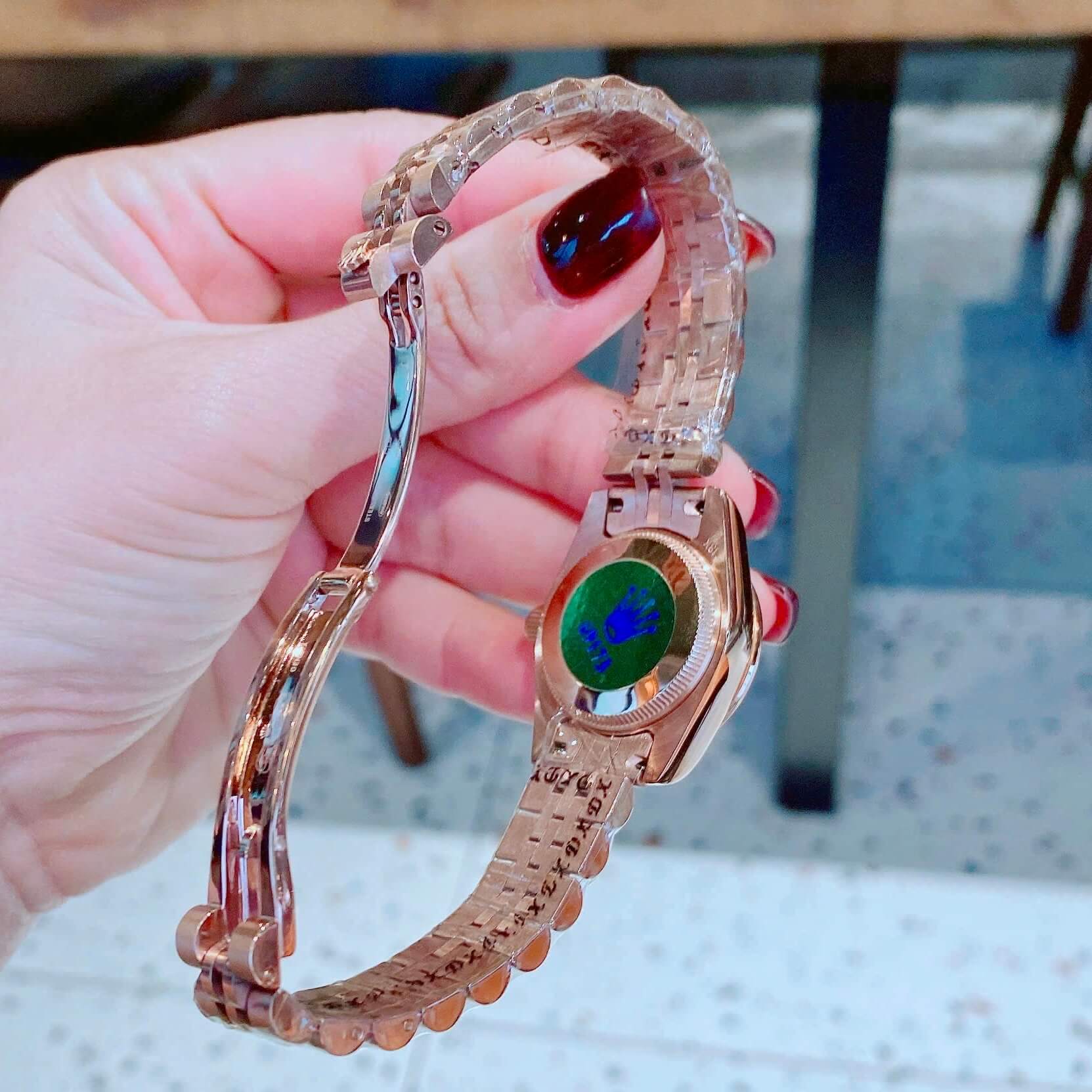 Đồng Hồ Nữ RoLex Datejust Máy Pin Size 28mm – Vàng Hồng Mặt Nâu Viền Đá Ngôi Sao