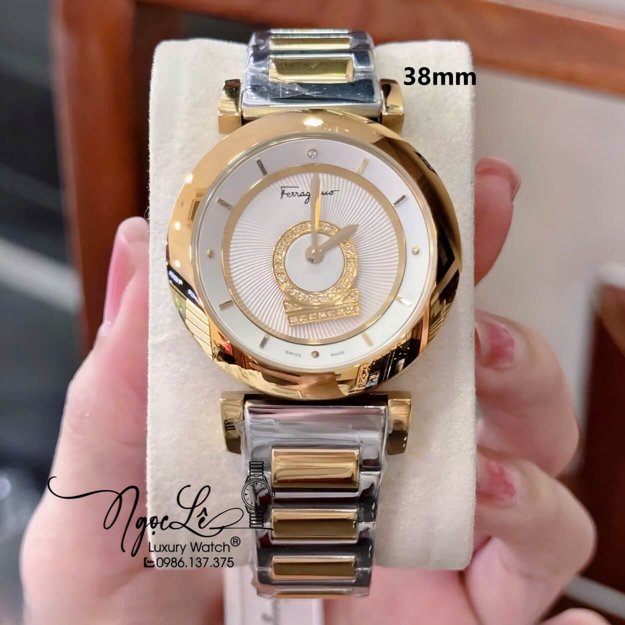 Đồng Hồ Nữ Salvatore Ferragamo Minuetto Dây Kim Loại Demi Vàng Mặt Trắng 36mm