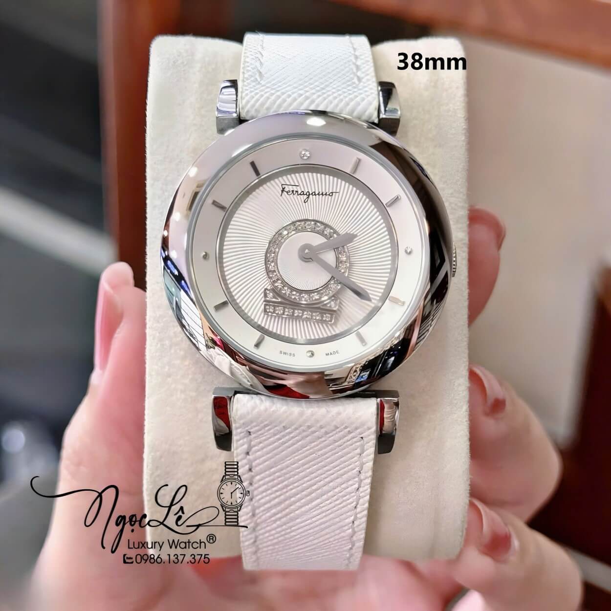 Đồng Hồ Nữ Salvatore Ferragamo Minuetto Dây Da Trắng Vỏ Silver Size 36mm