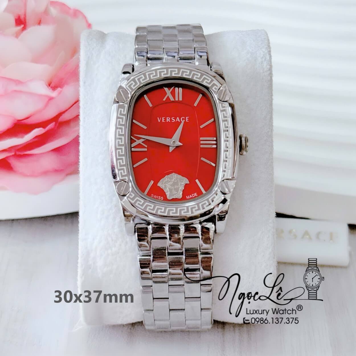 Đồng Hồ Nữ Versace Couture Dây Kim Loại Bạc Mặt Đỏ Size 30x37mm Máy Thụy Sĩ