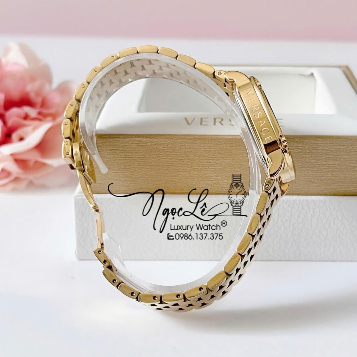 Đồng Hồ Nữ Versace Couture Dây Kim Loại Vàng Mặt Xanh Lá Size 30x37mm Máy Thụy Sĩ