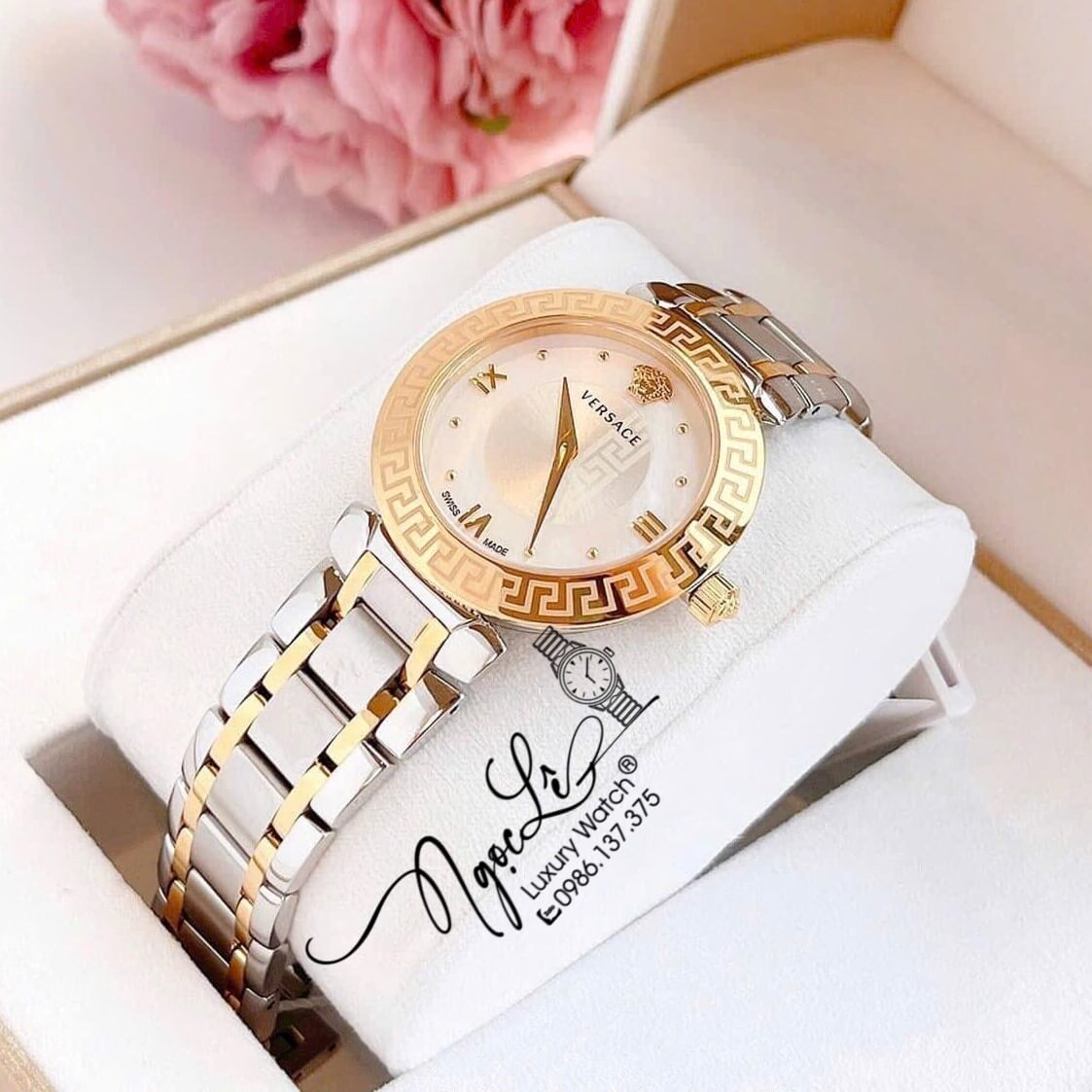 Đồng Hồ Nữ Versace Daphnis Dây Kim Loại Demi Vàng Mặt Xà Cừ Trắng 35mm